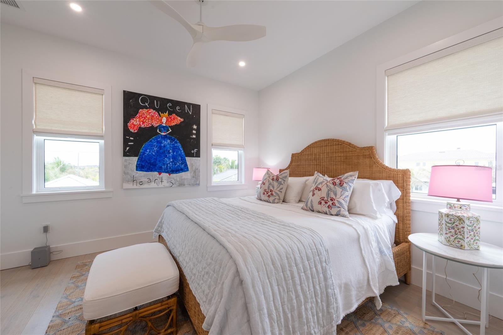 Image 25 of 93 For 321 Casey Key Road