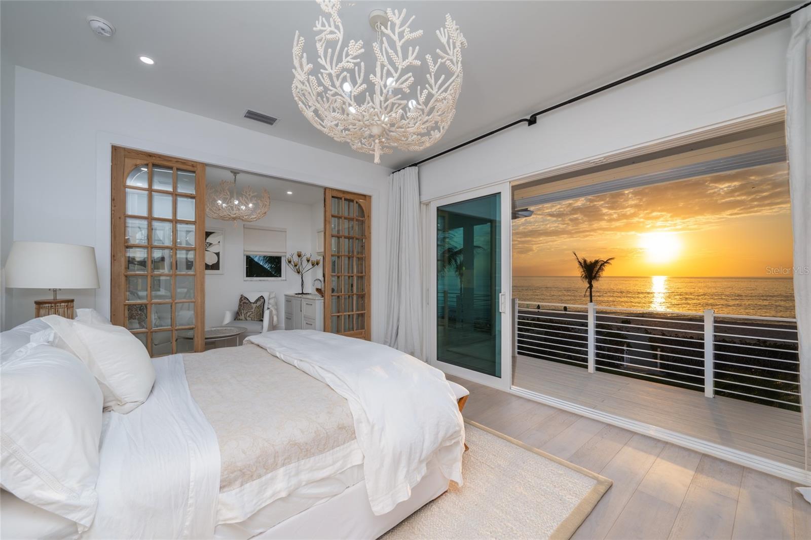 Image 29 of 93 For 321 Casey Key Road