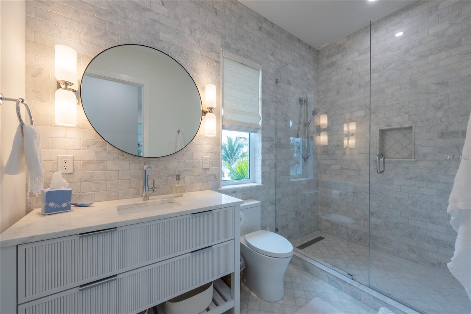 Image 37 of 93 For 321 Casey Key Road