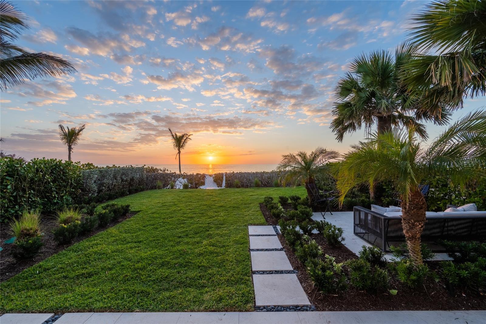 Image 39 of 93 For 321 Casey Key Road