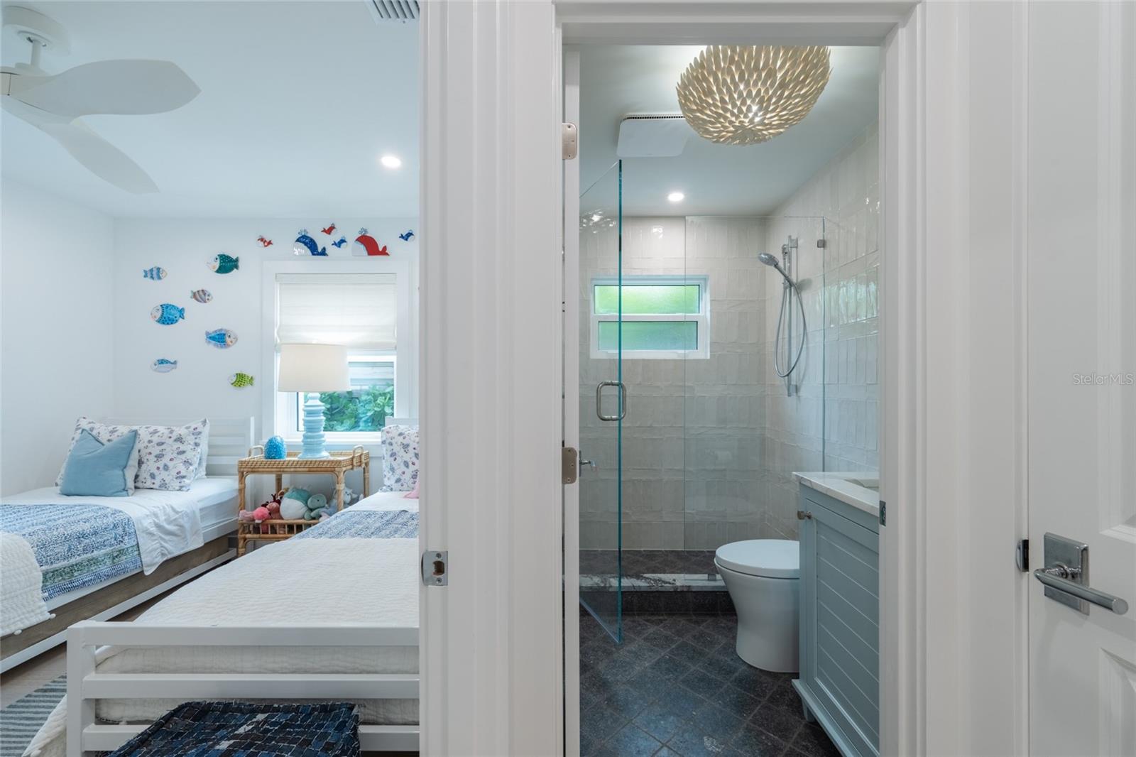 Image 43 of 93 For 321 Casey Key Road