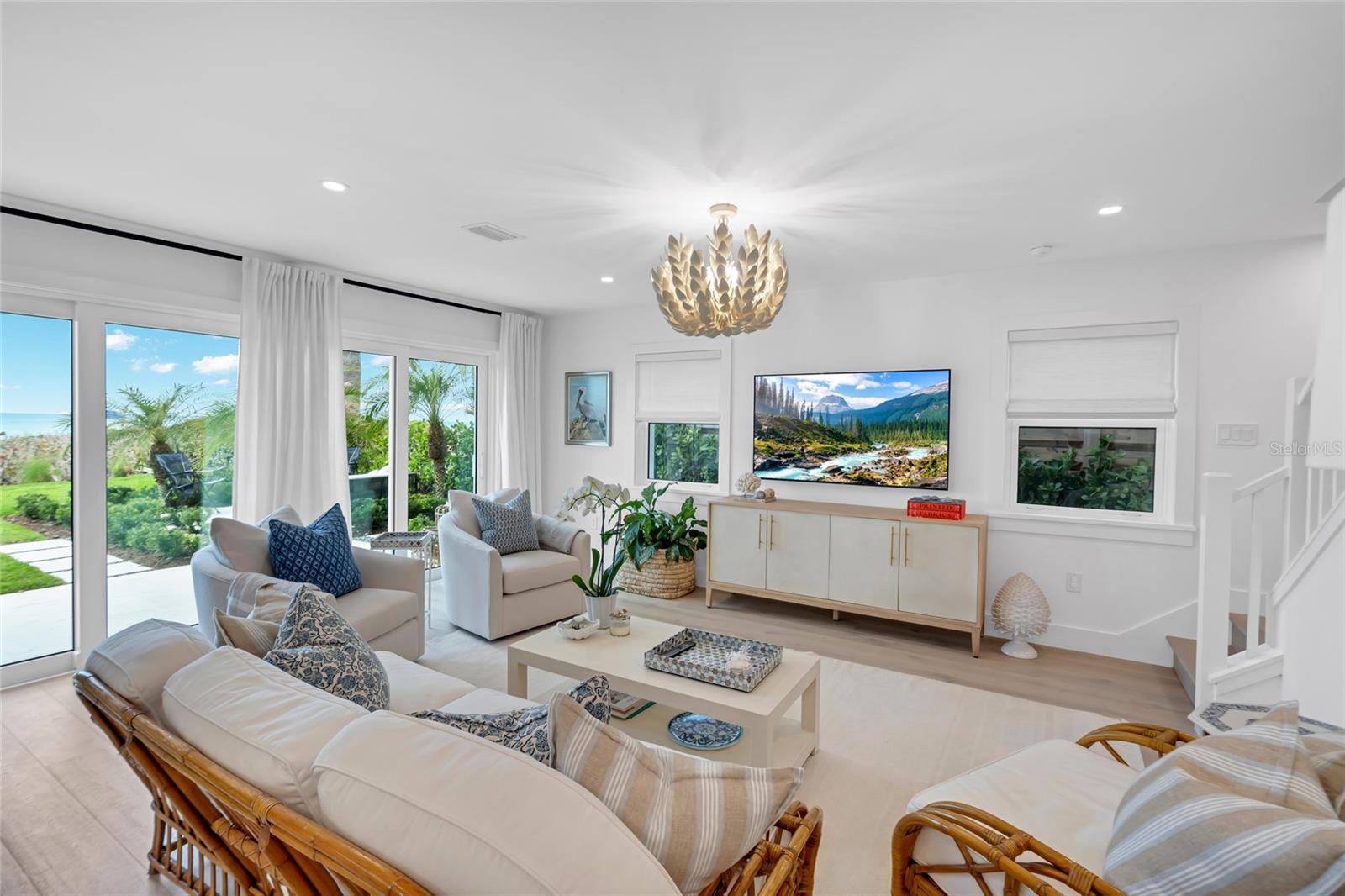 Image 7 of 93 For 321 Casey Key Road