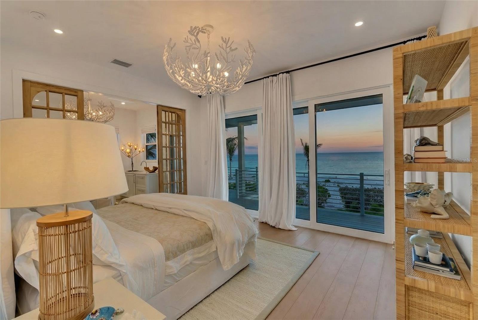 Image 72 of 93 For 321 Casey Key Road