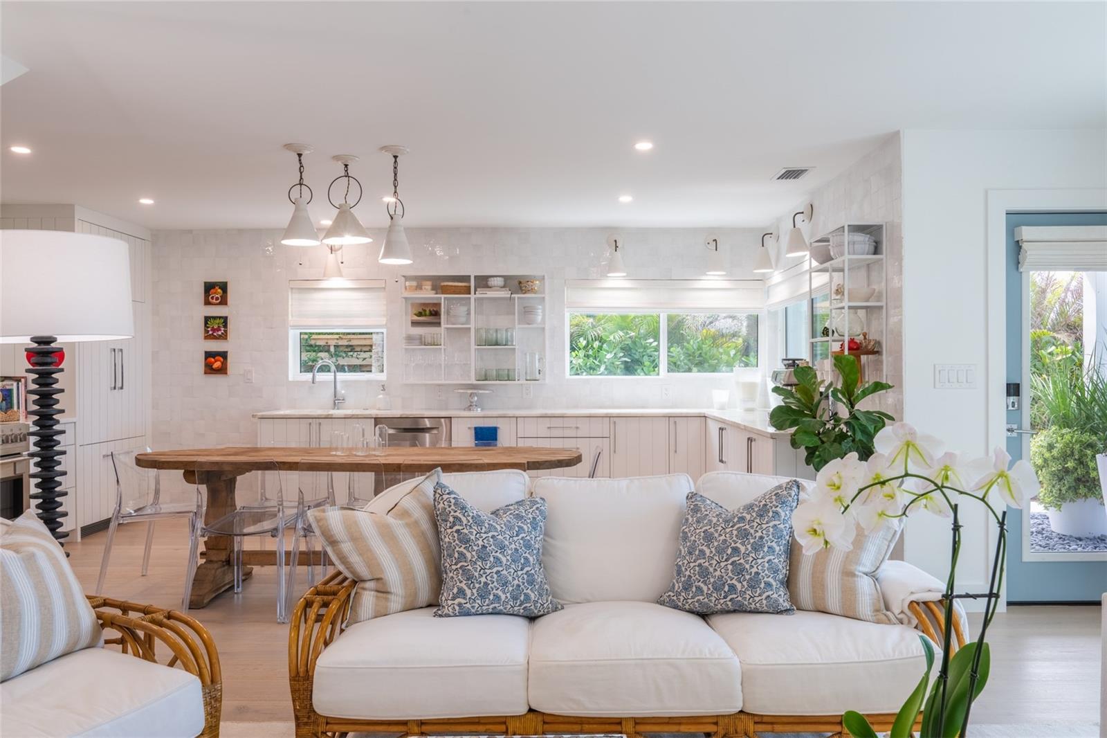 Image 9 of 93 For 321 Casey Key Road