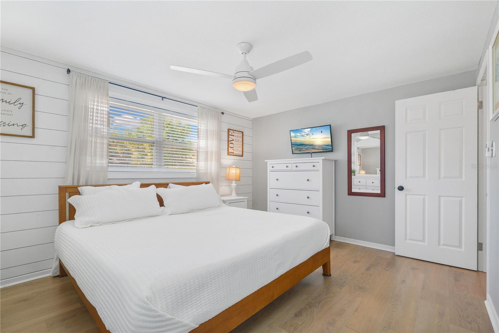 Image 24 of 32 For 1000 Fruitland Avenue