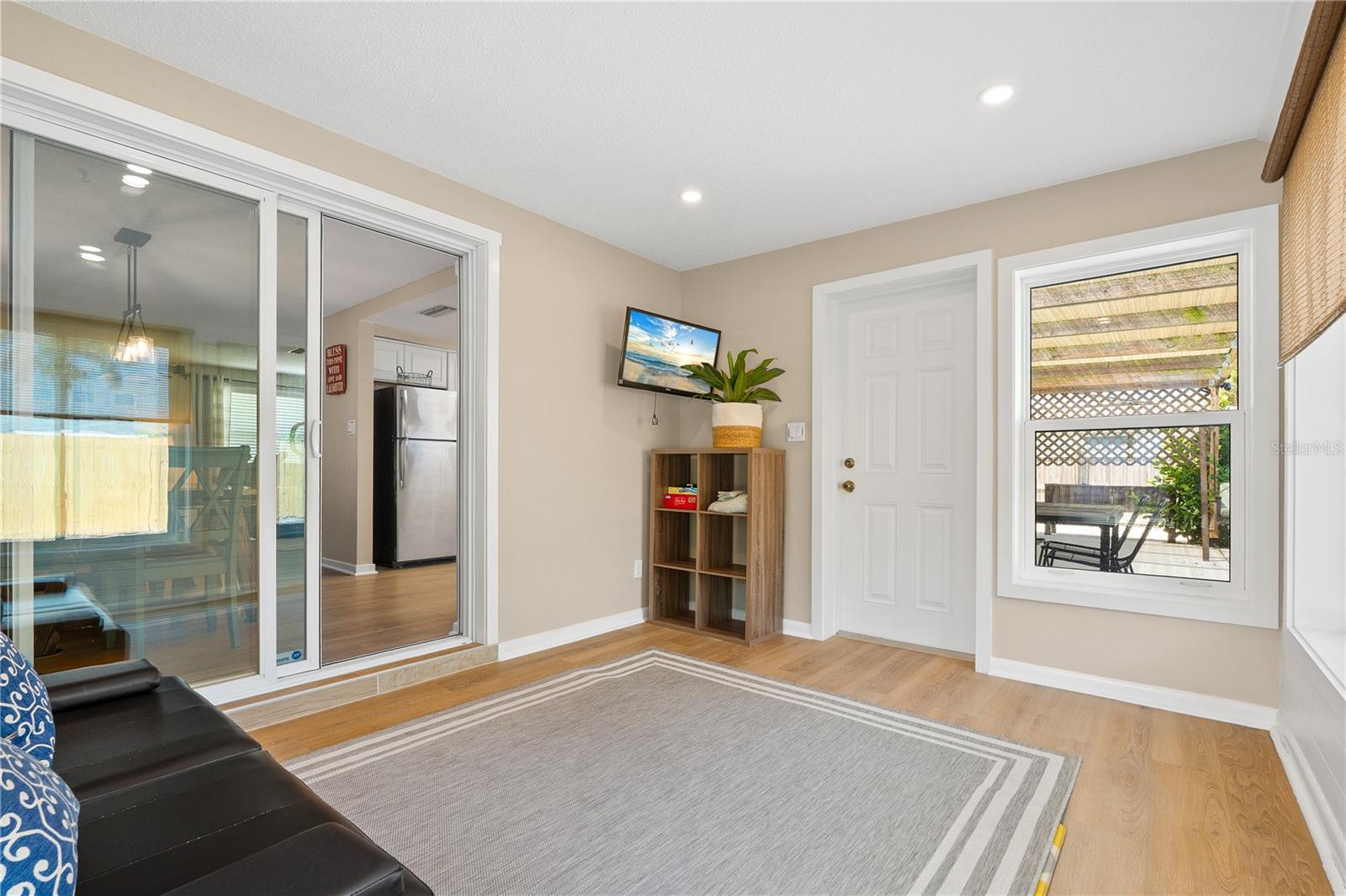 Image 6 of 32 For 1000 Fruitland Avenue