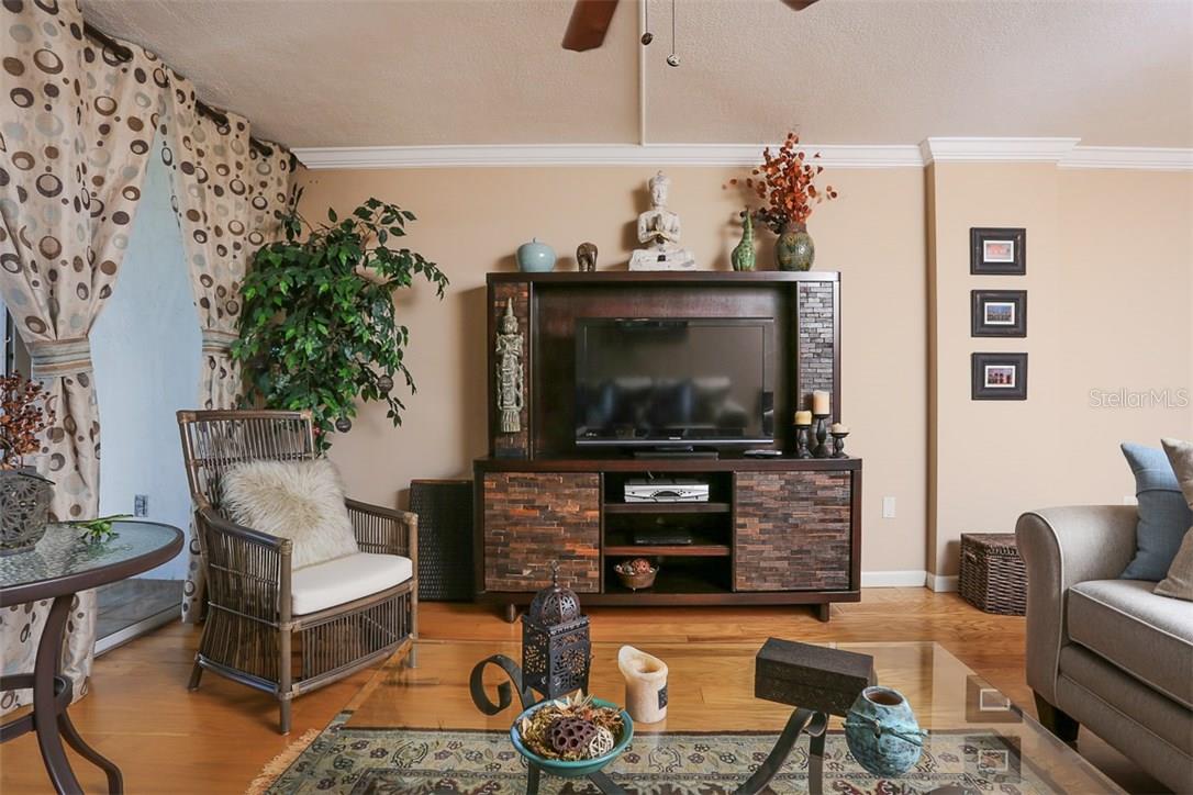 Image 5 of 18 For 1770 Benjamin Franklin Drive 603