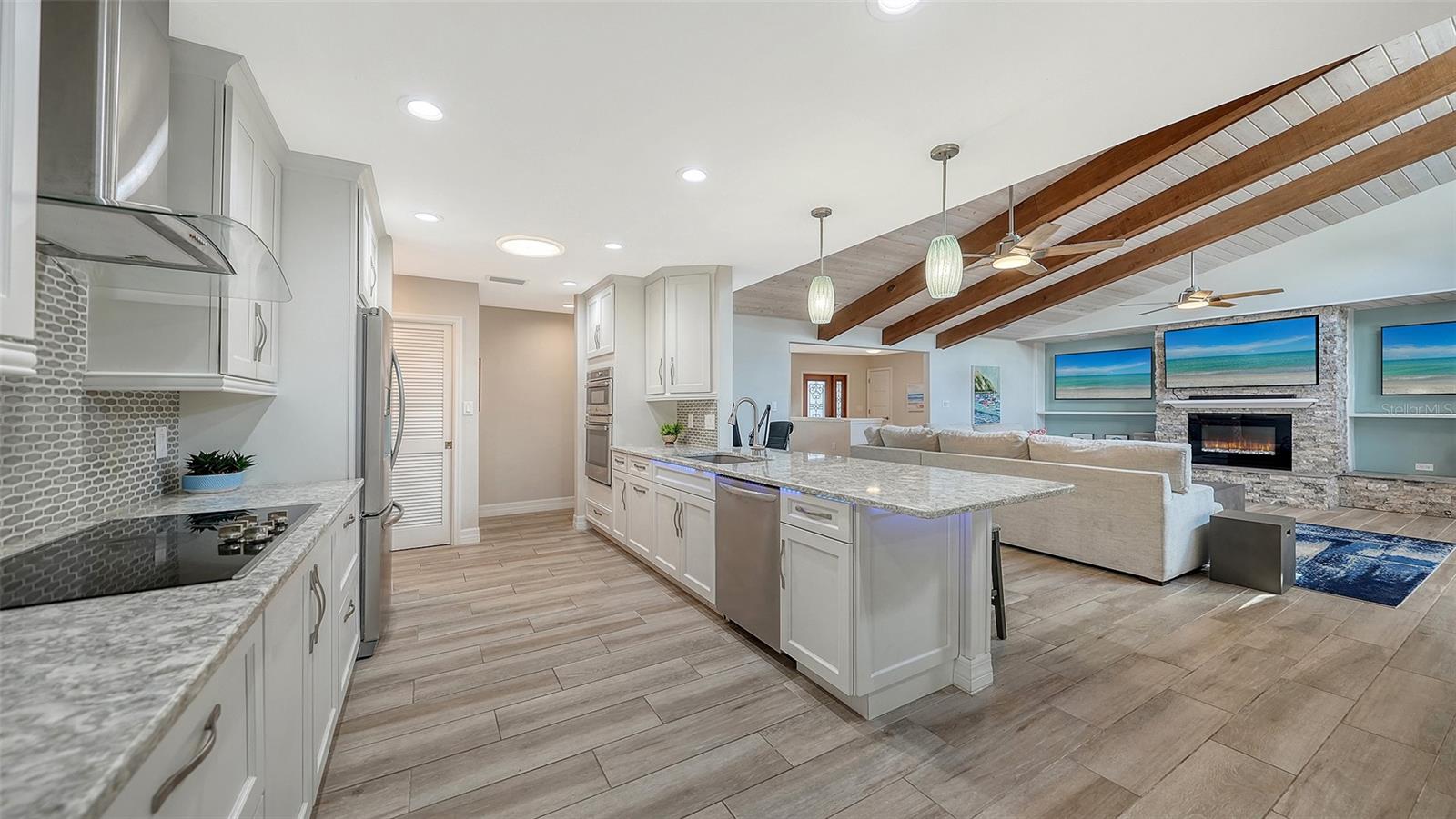 Image 18 of 84 For 5231 Siesta Cove Drive