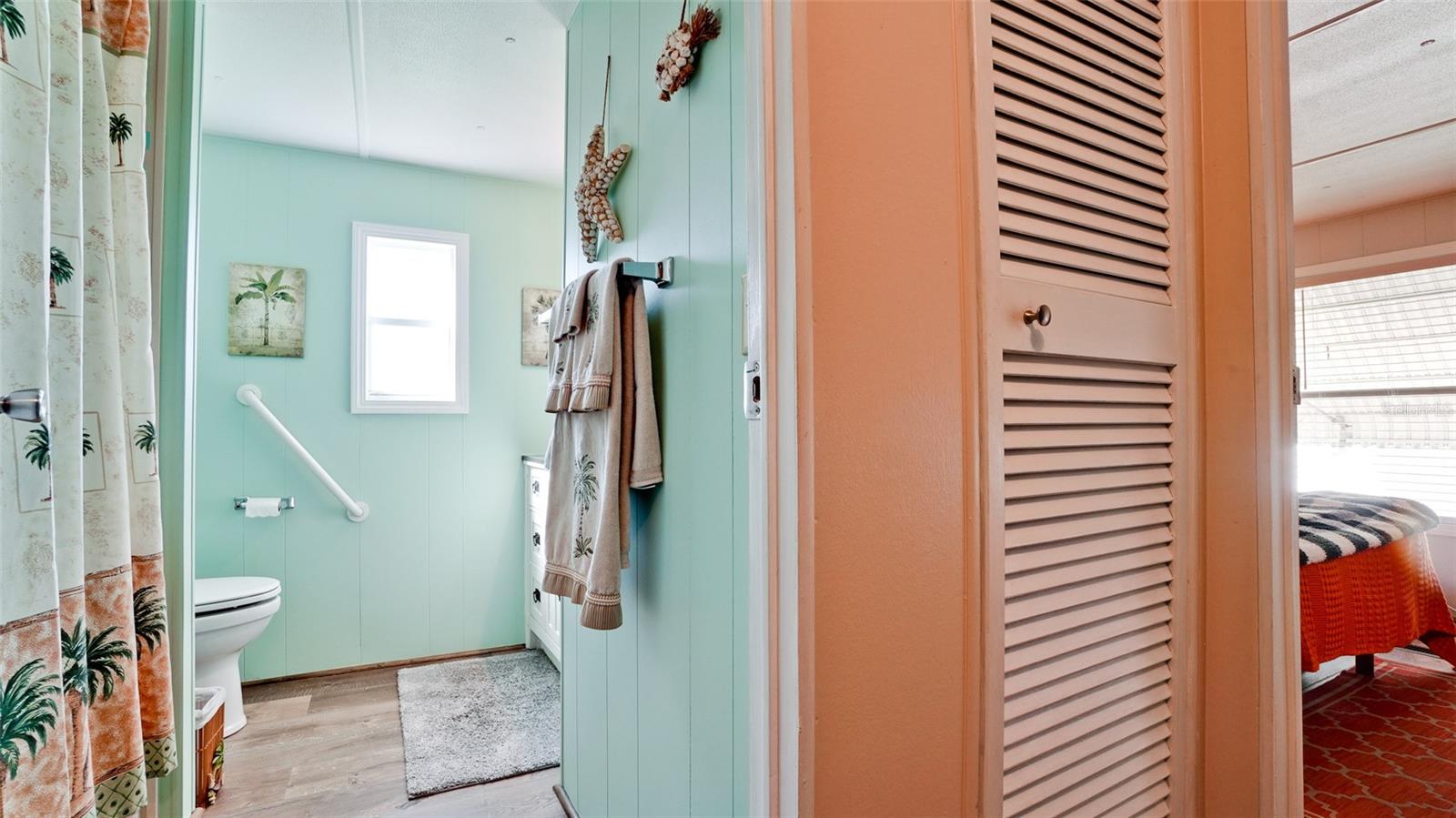 Image 15 of 41 For 5316 53rd Avenue E D7