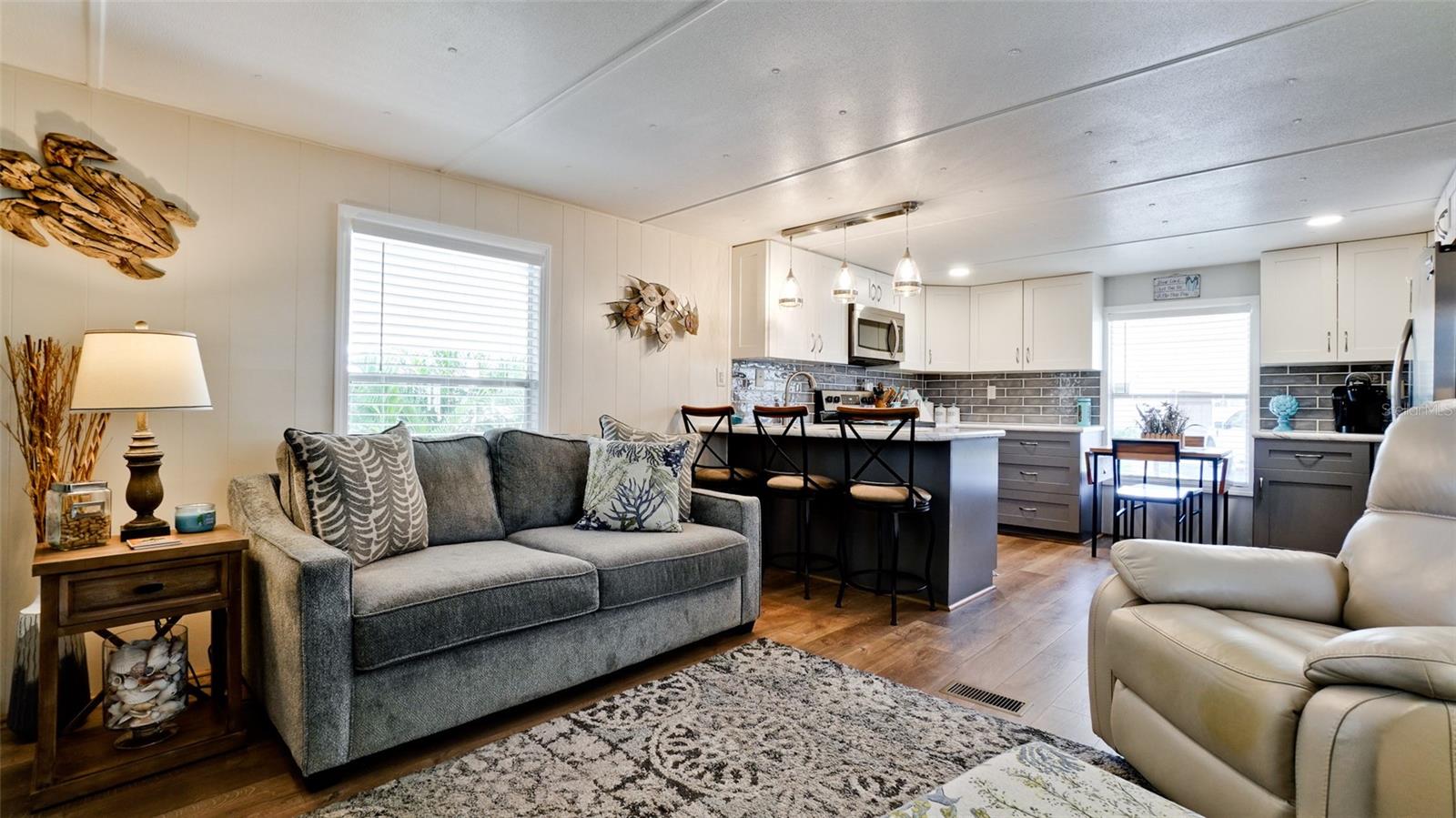 Image 4 of 41 For 5316 53rd Avenue E D7