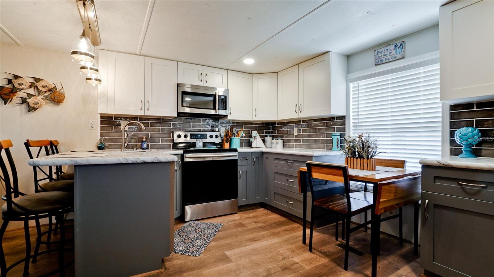 Image 6 of 41 For 5316 53rd Avenue E D7