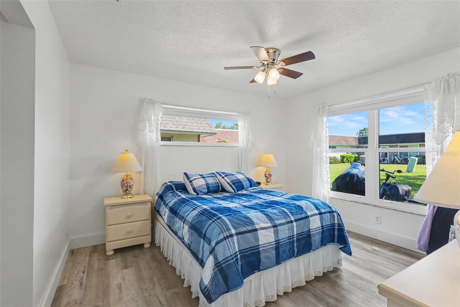 Image 11 of 31 For 1327 Glendale Circle W 218