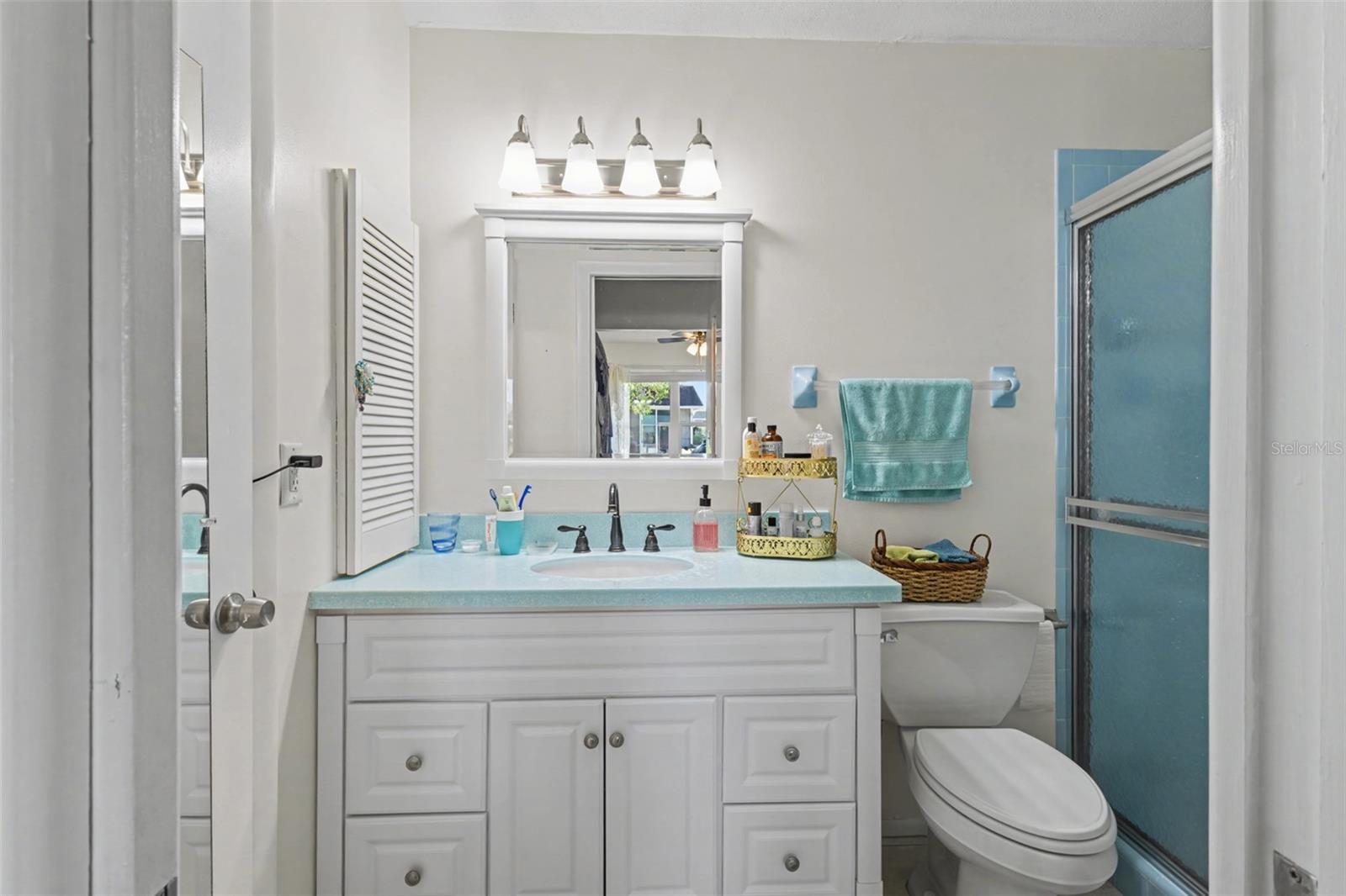 Image 13 of 31 For 1327 Glendale Circle W 218