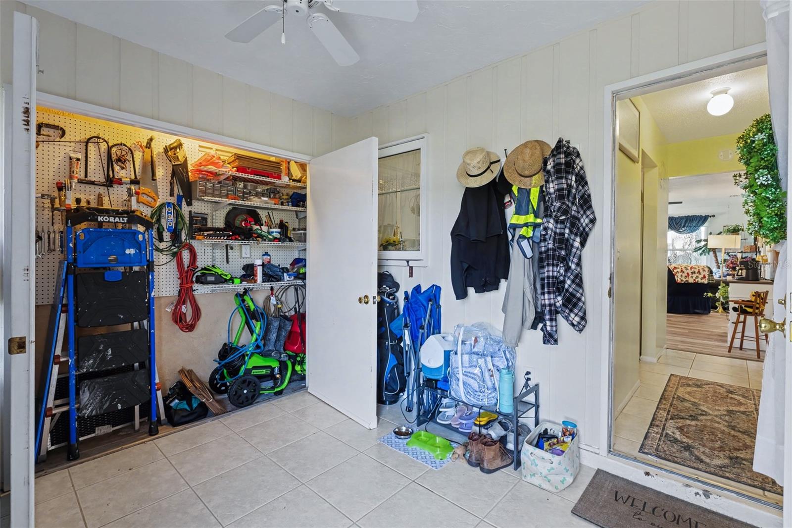 Image 16 of 31 For 1327 Glendale Circle W 218