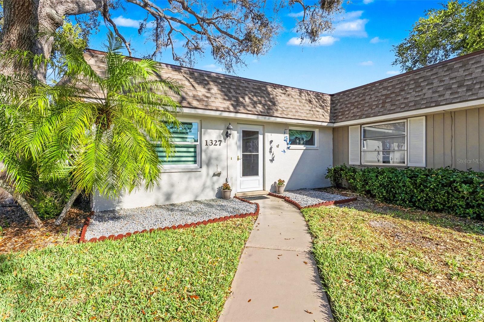 Image 2 of 31 For 1327 Glendale Circle W 218