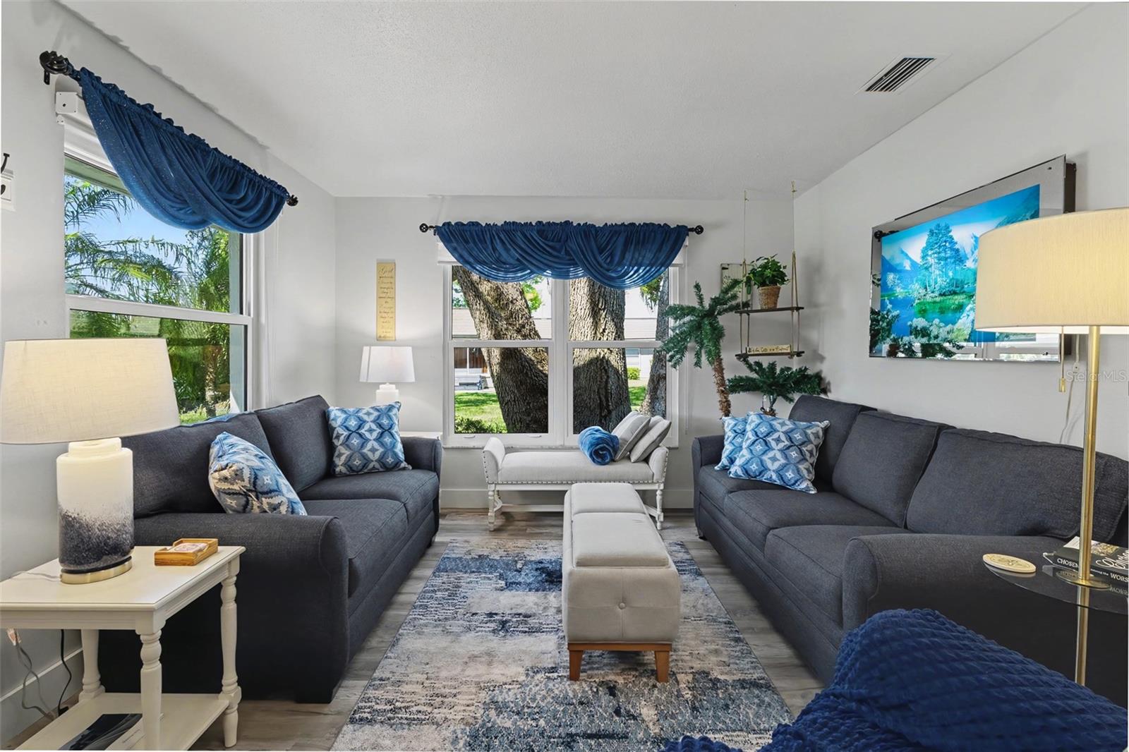 Image 3 of 31 For 1327 Glendale Circle W 218