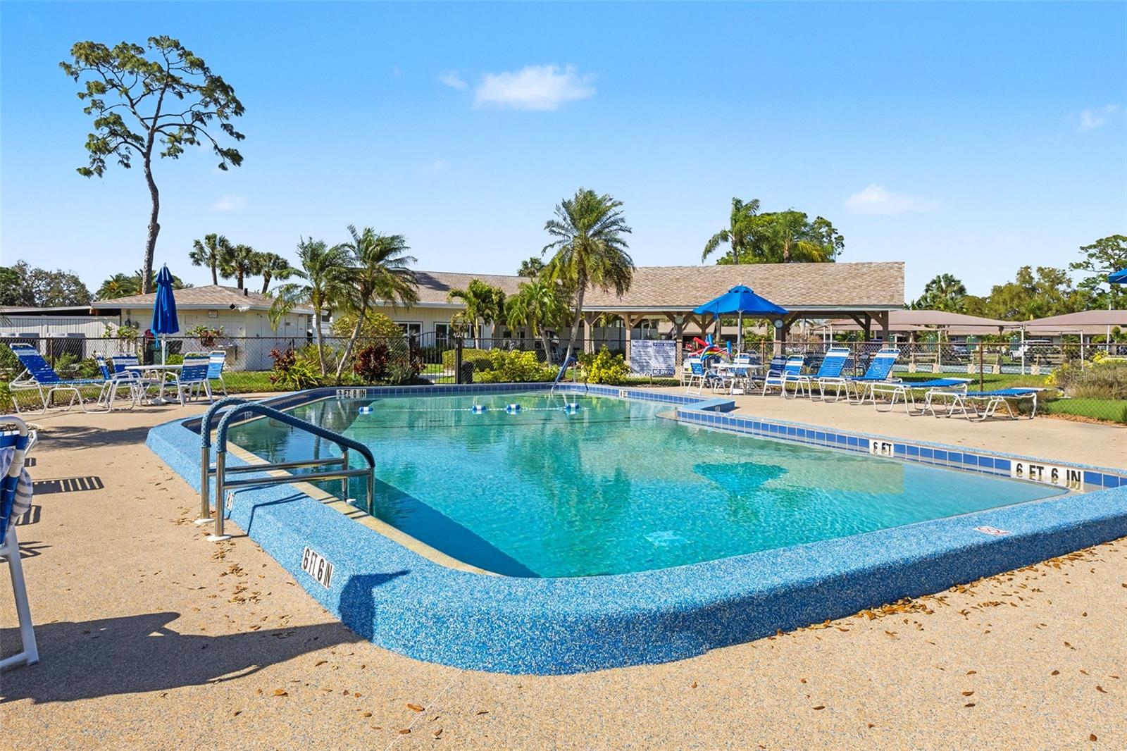 Image 30 of 31 For 1327 Glendale Circle W 218