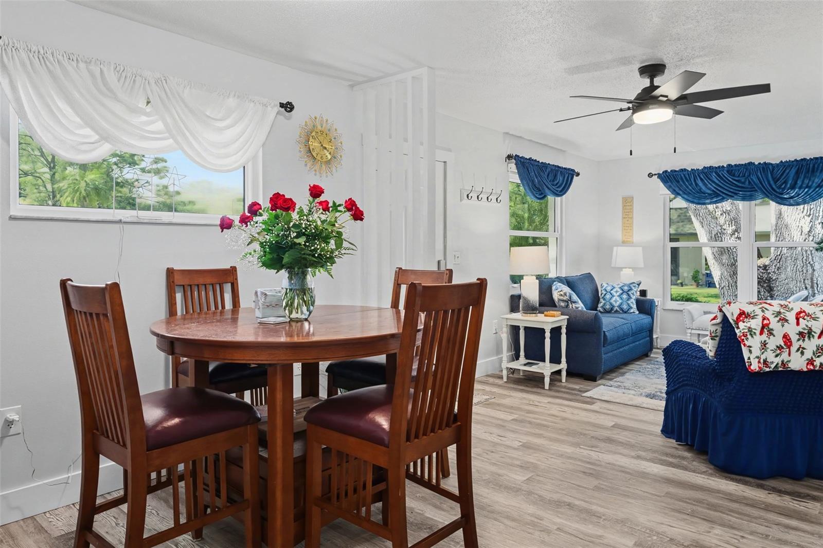 Image 5 of 31 For 1327 Glendale Circle W 218