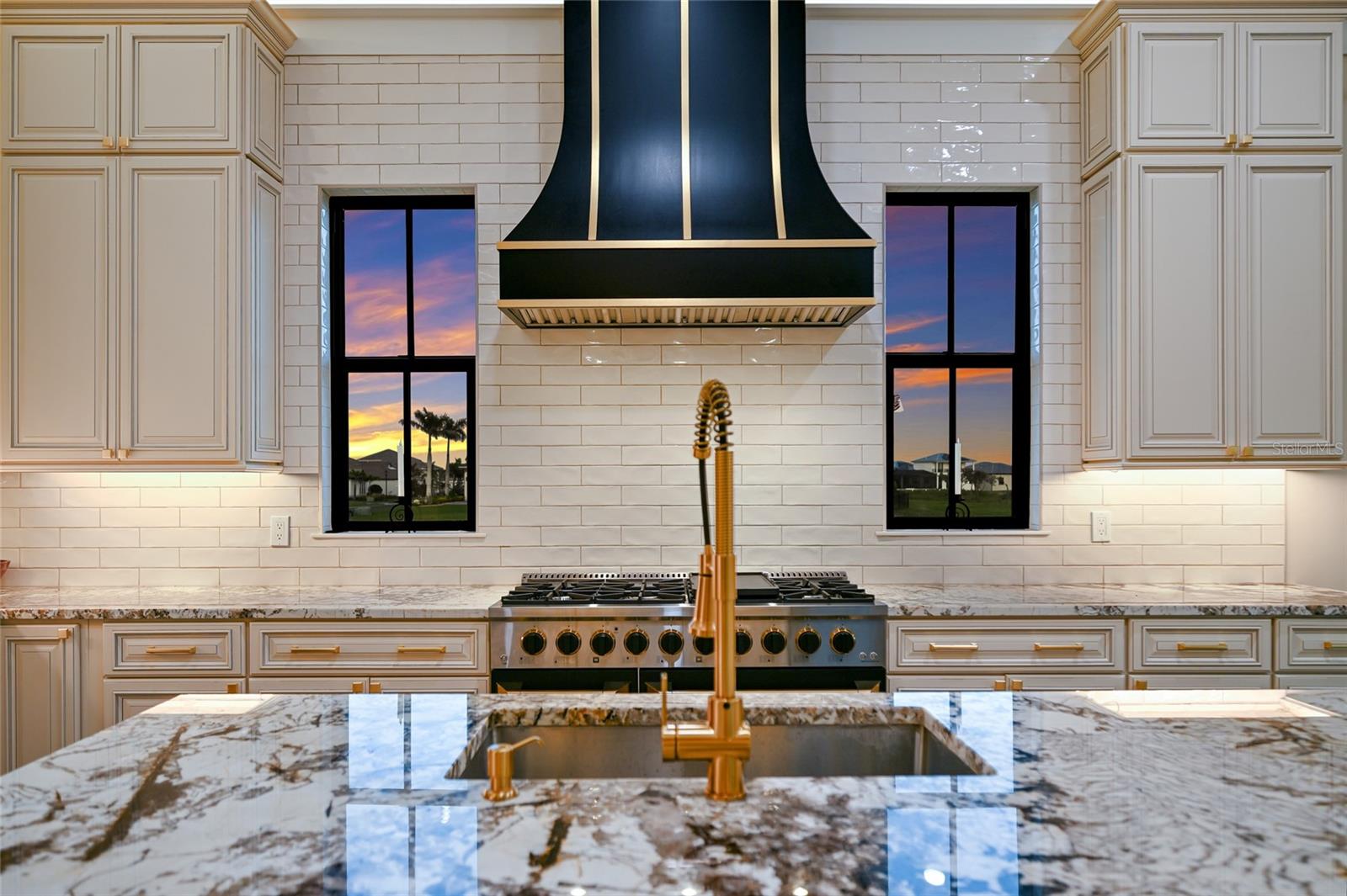 Image 18 of 86 For 1517 4th Street E