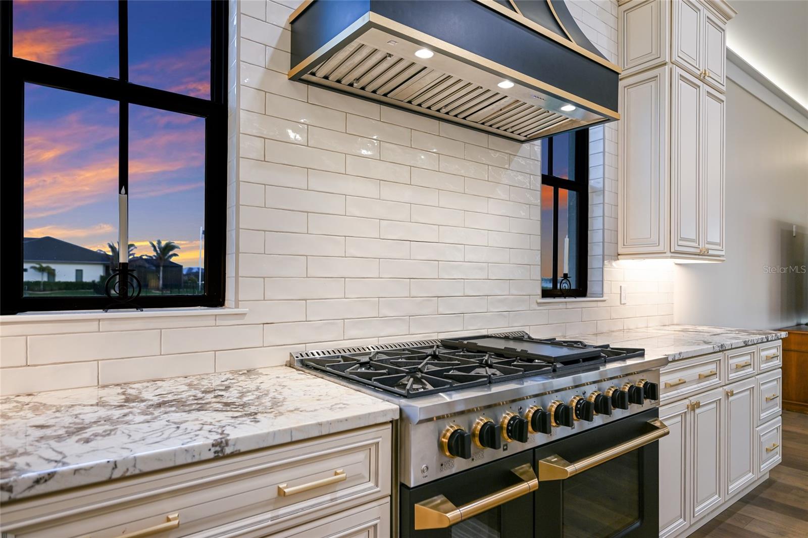 Image 19 of 86 For 1517 4th Street E