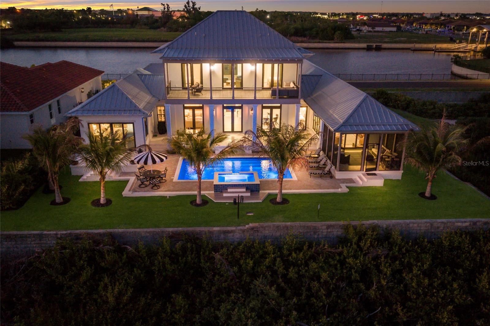 Image 3 of 86 For 1517 4th Street E