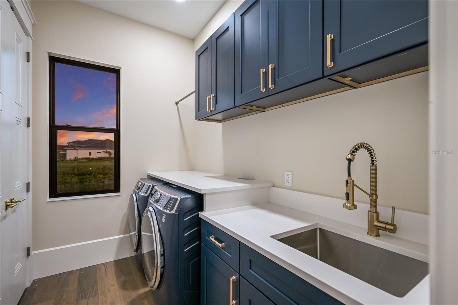 Image 31 of 86 For 1517 4th Street E