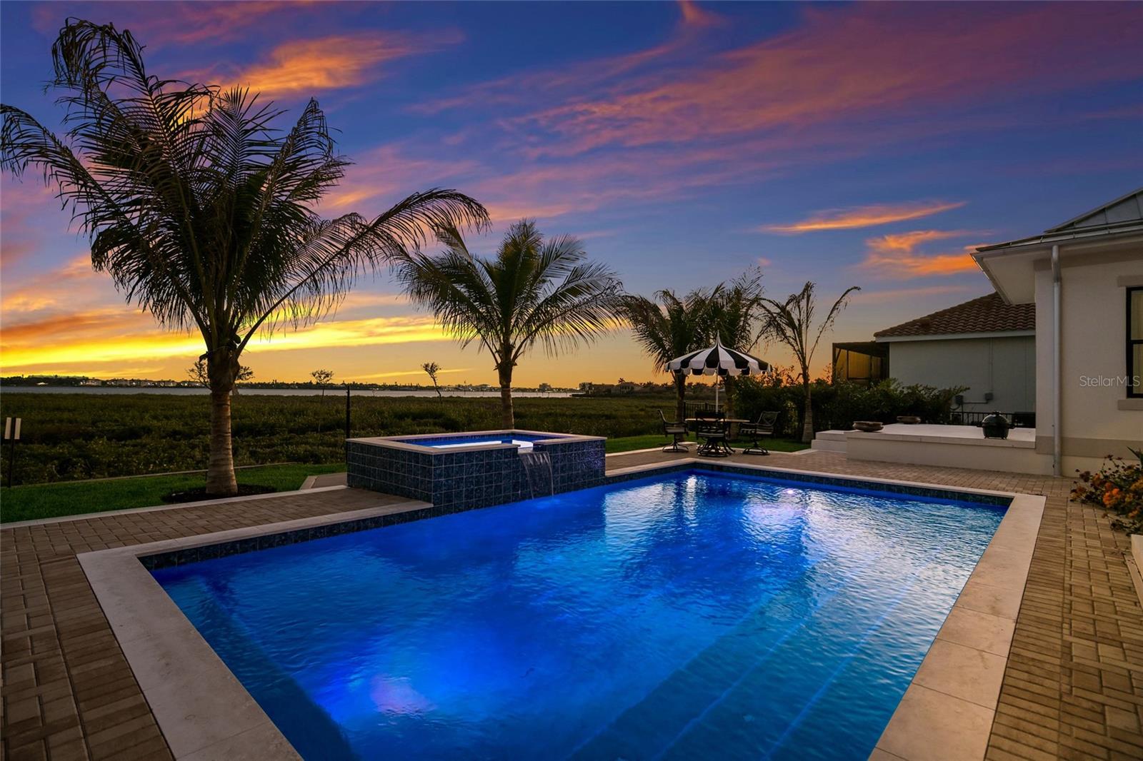 Image 4 of 86 For 1517 4th Street E