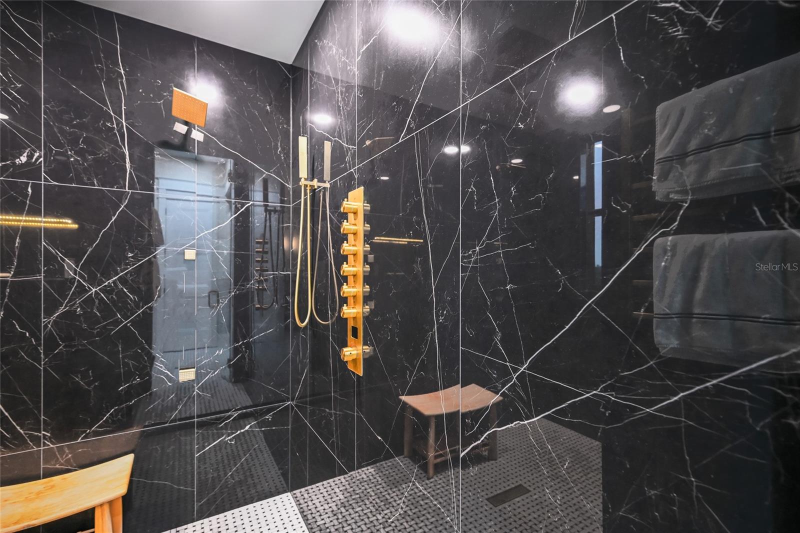 Image 40 of 86 For 1517 4th Street E