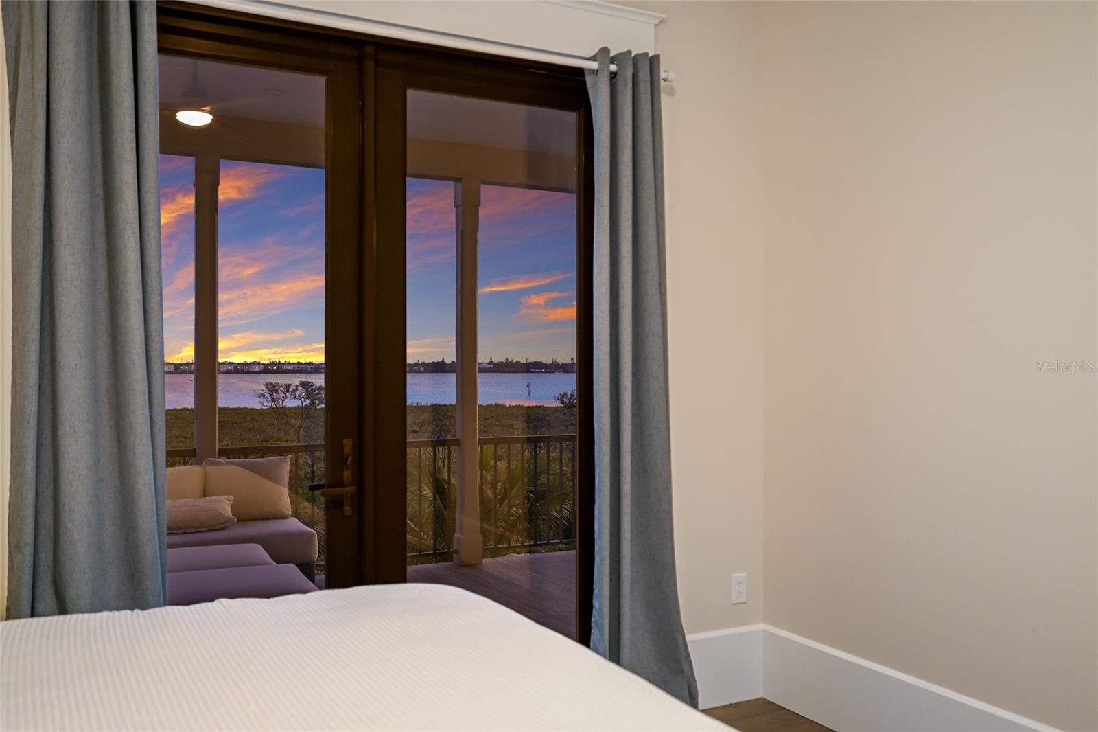 Image 54 of 86 For 1517 4th Street E