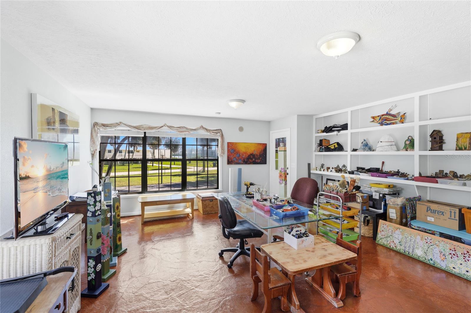 Image 10 of 53 For 906 Tropical Drive