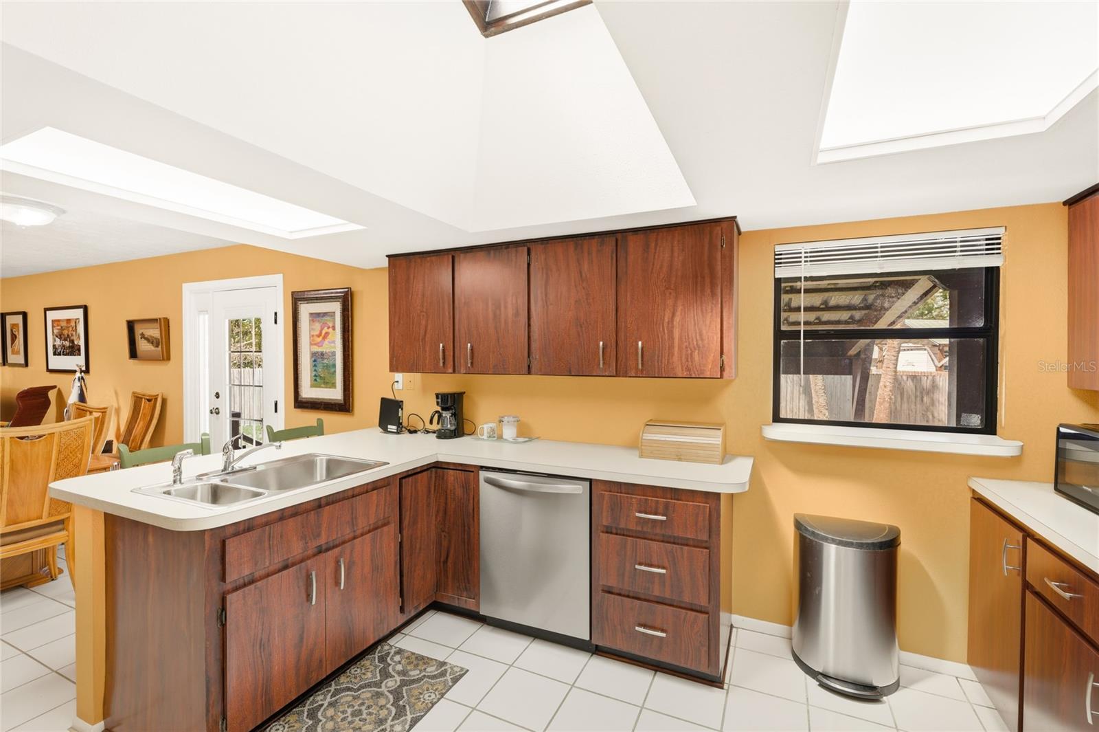 Image 15 of 53 For 906 Tropical Drive