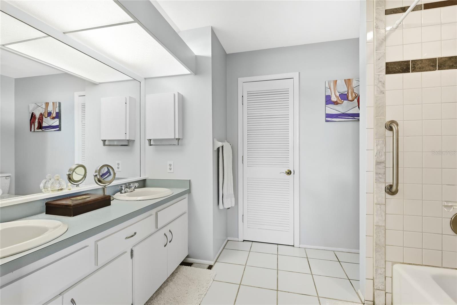 Image 23 of 53 For 906 Tropical Drive