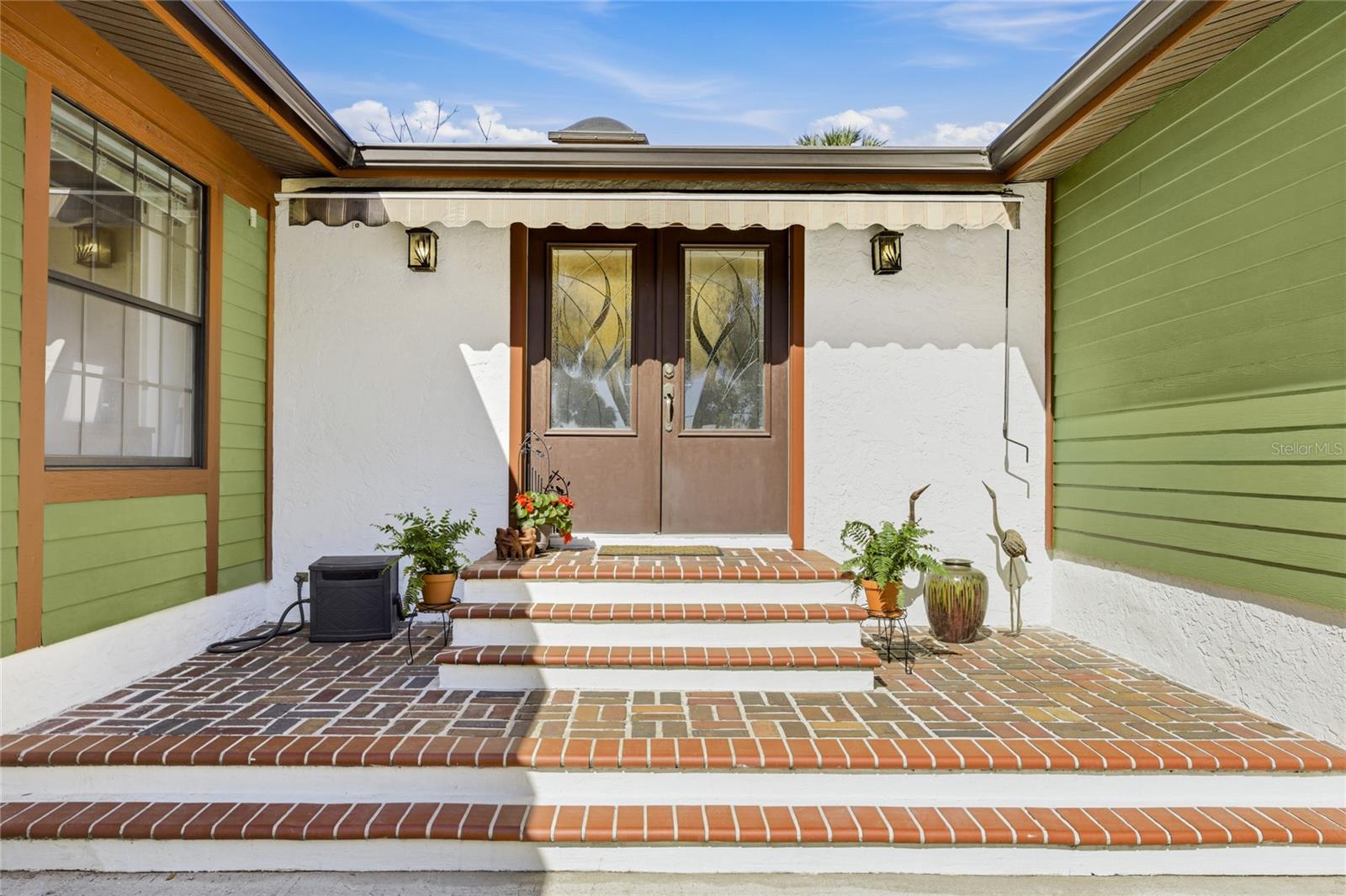 Image 4 of 53 For 906 Tropical Drive