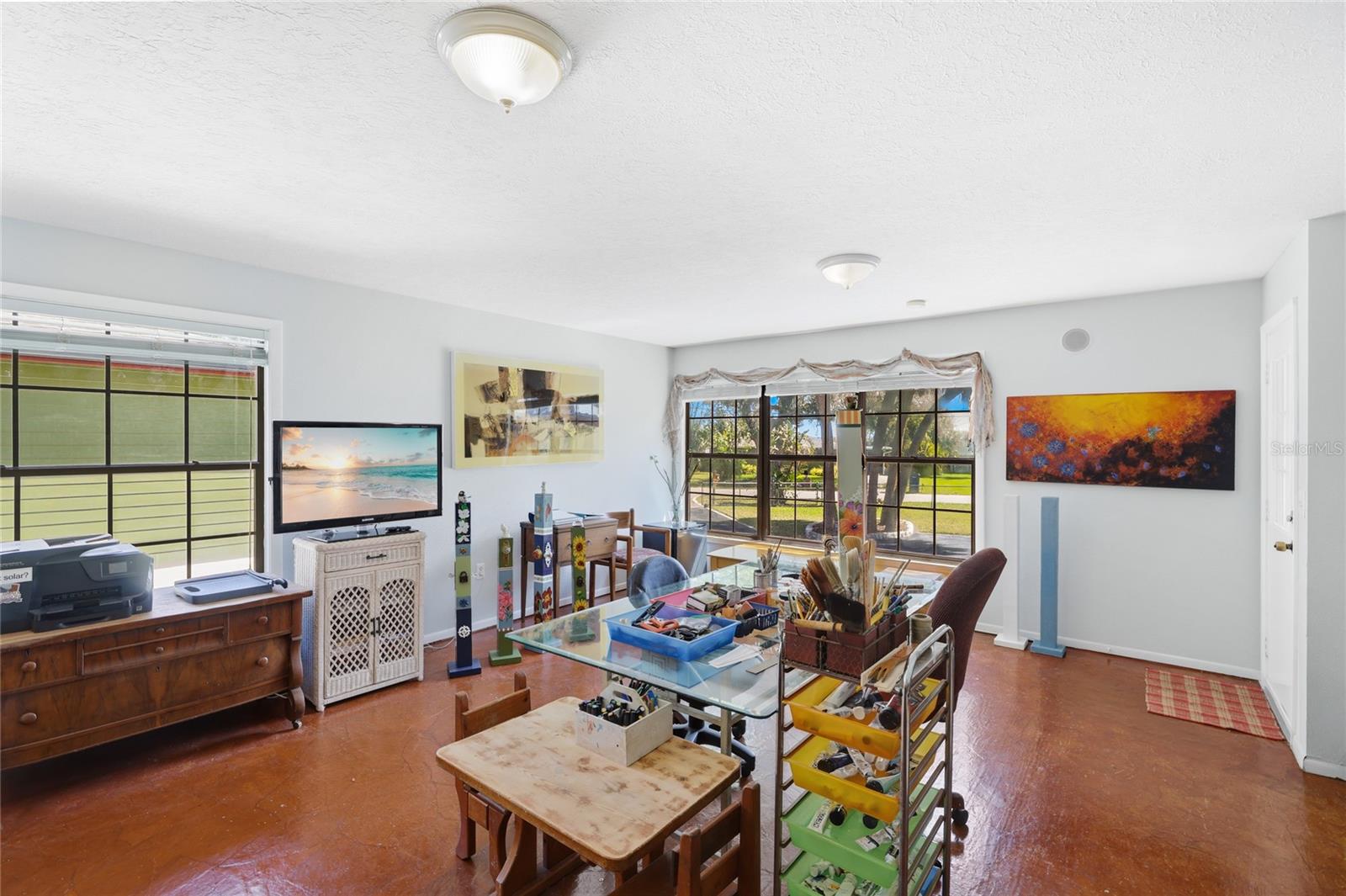 Image 9 of 53 For 906 Tropical Drive