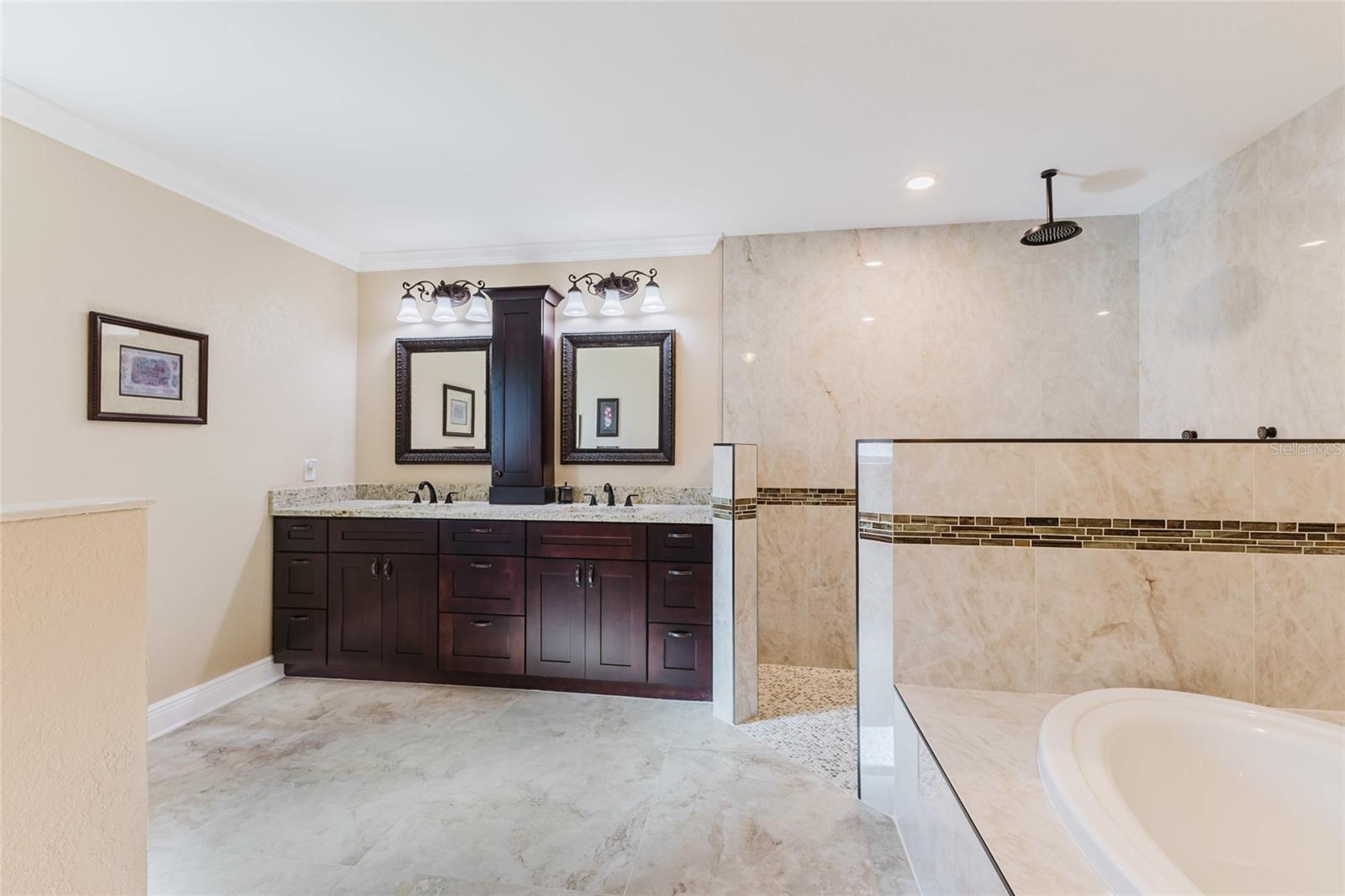 Image 17 of 45 For 1900 Nuremberg Boulevard