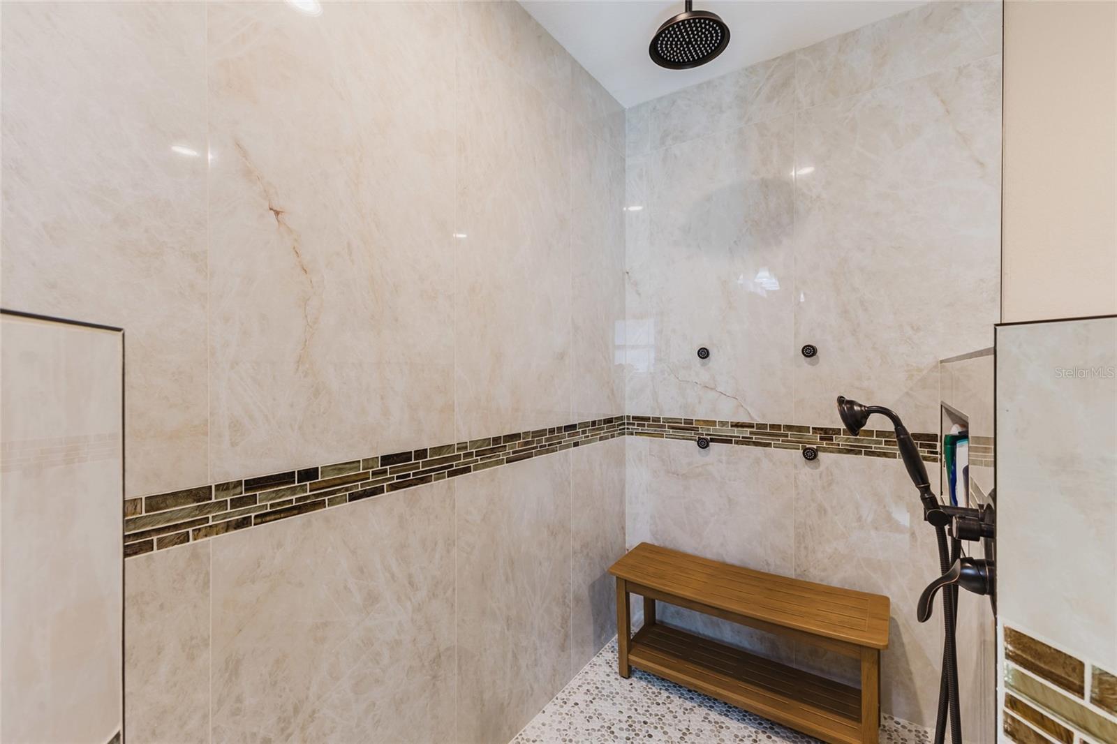 Image 20 of 45 For 1900 Nuremberg Boulevard