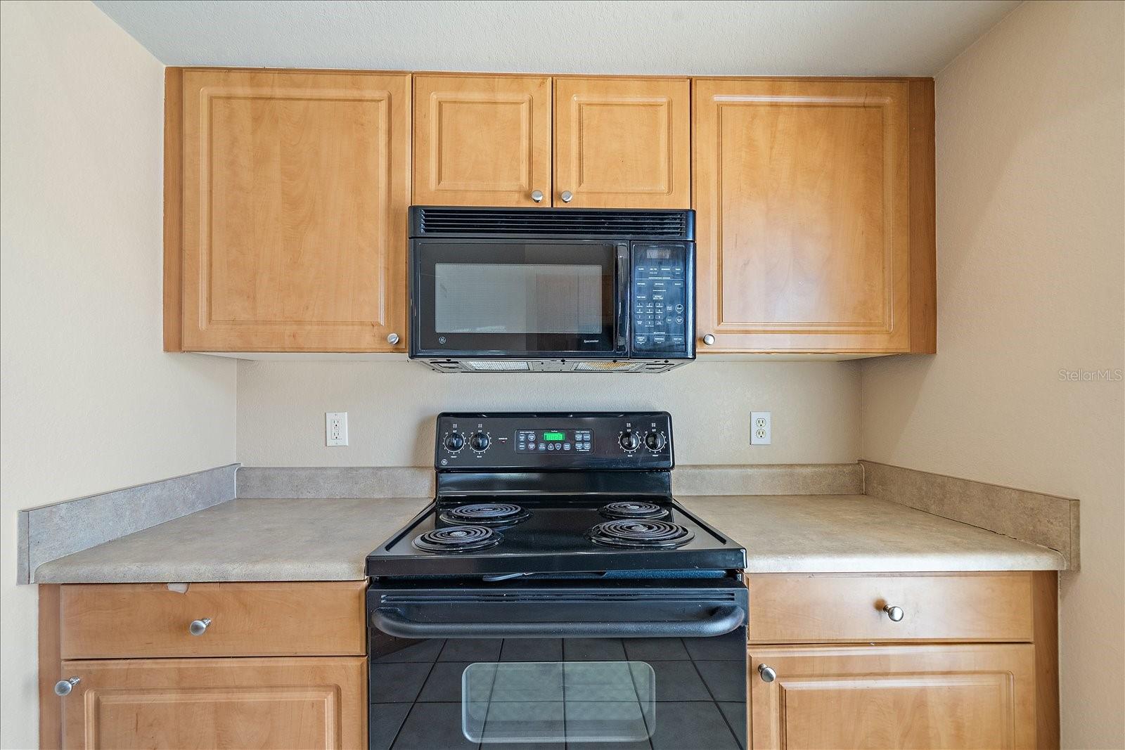 Image 15 of 47 For 5540 Rosehill Road 201