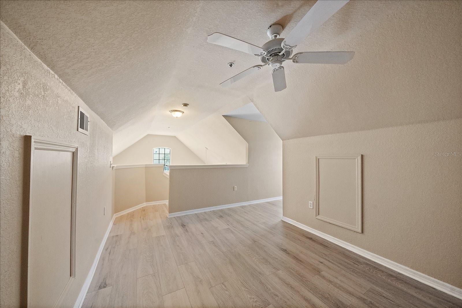 Image 35 of 47 For 5540 Rosehill Road 201