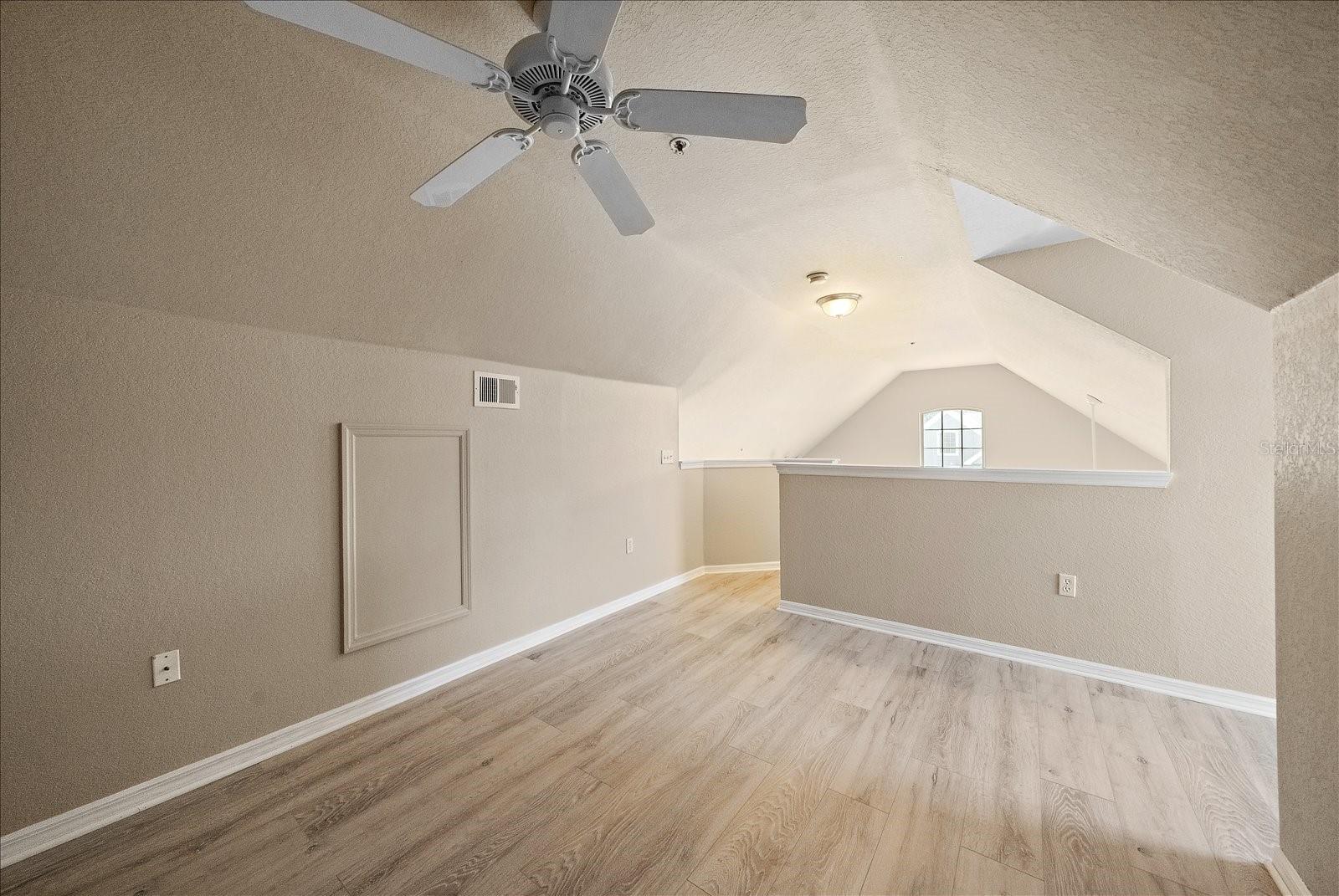 Image 36 of 47 For 5540 Rosehill Road 201