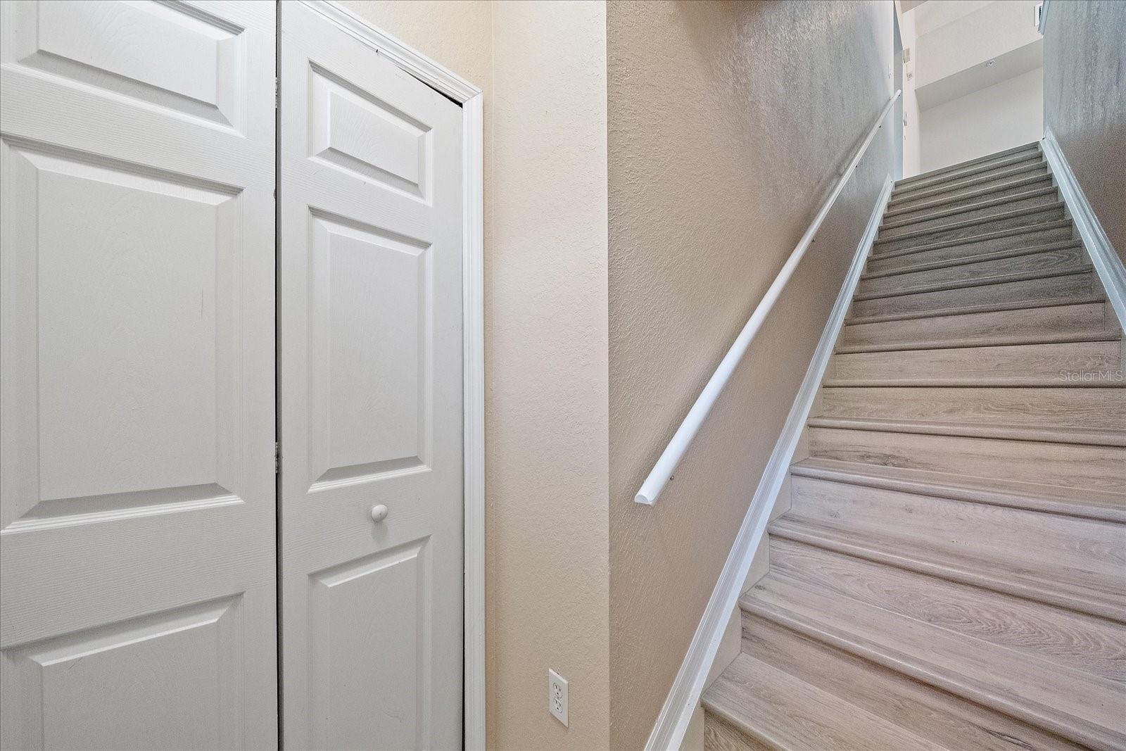 Image 8 of 47 For 5540 Rosehill Road 201