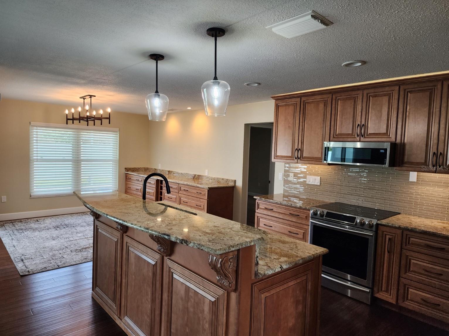 Image 5 of 13 For 1856 Woodhaven Circle