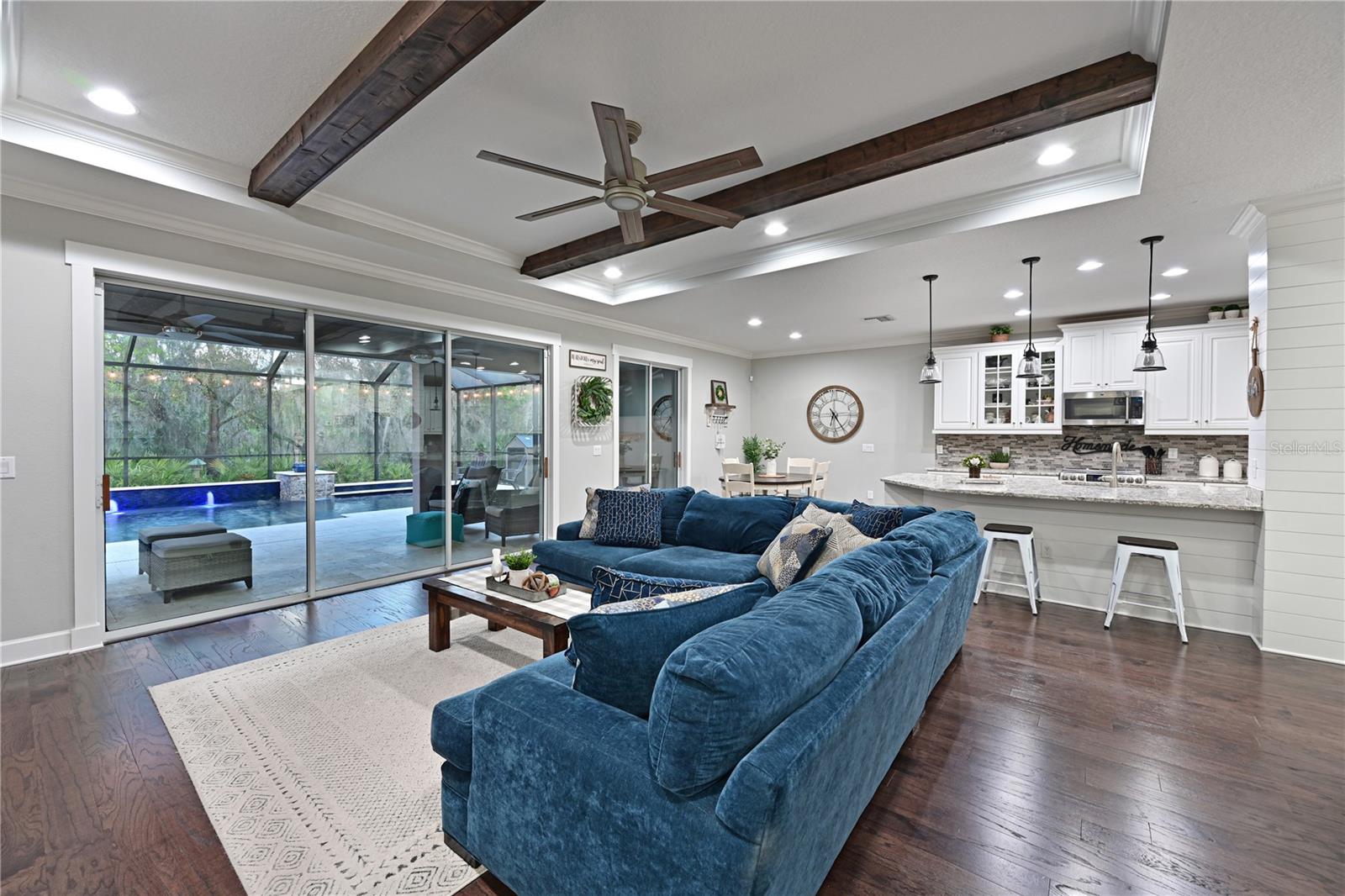 Listing photo id 10 for 4979 60th Avenue Circle E