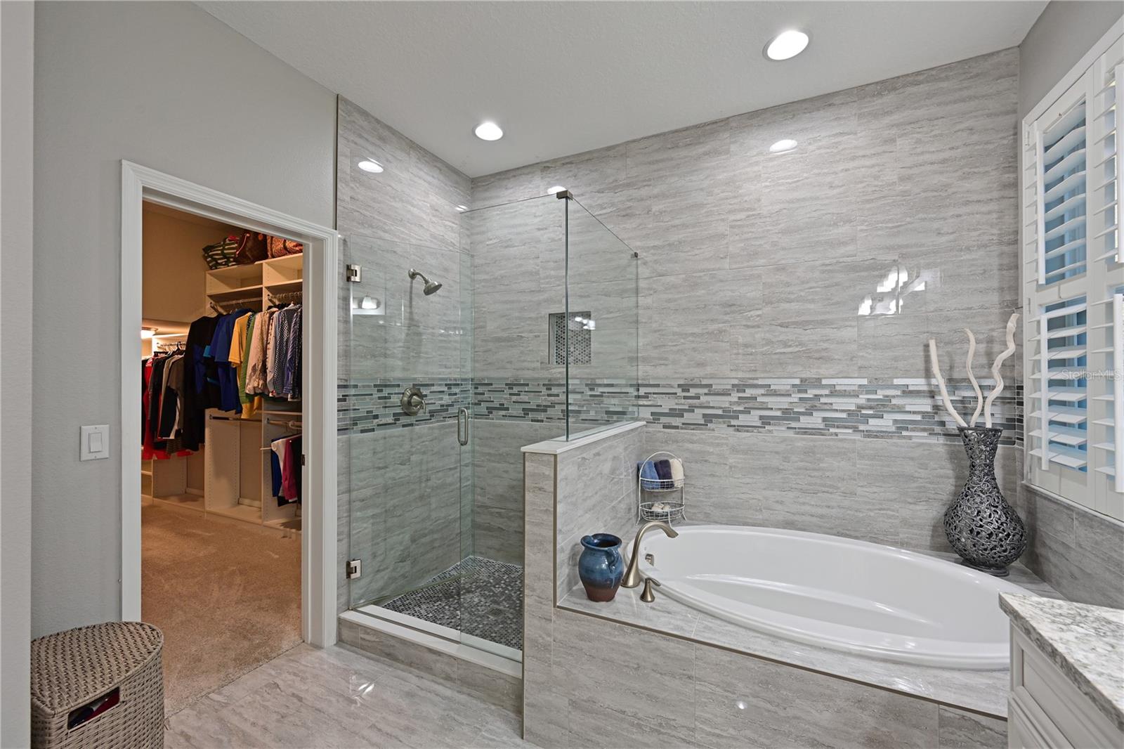 Listing photo id 29 for 4979 60th Avenue Circle E