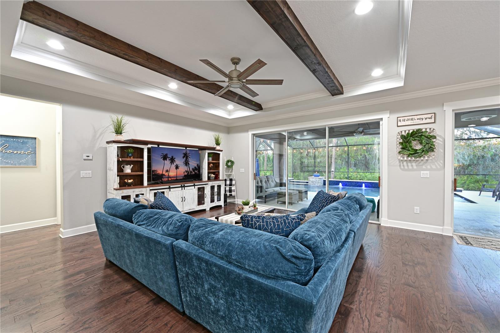 Listing photo id 6 for 4979 60th Avenue Circle E