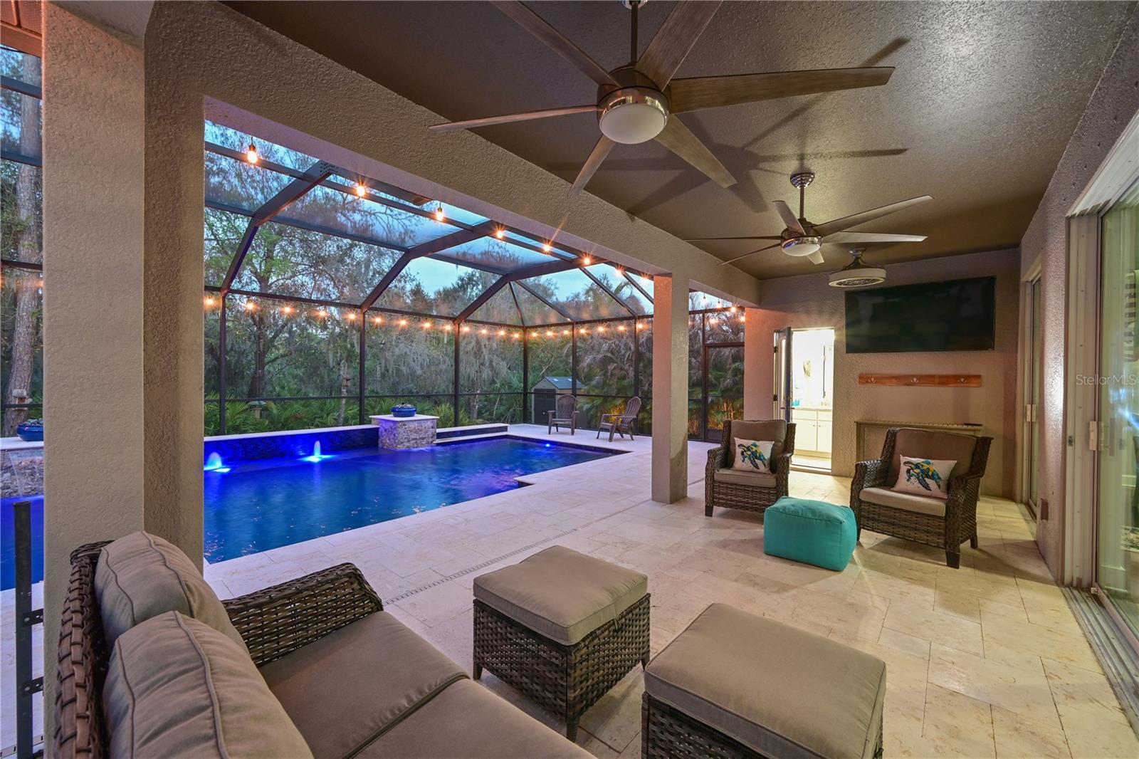 Listing photo id 7 for 4979 60th Avenue Circle E