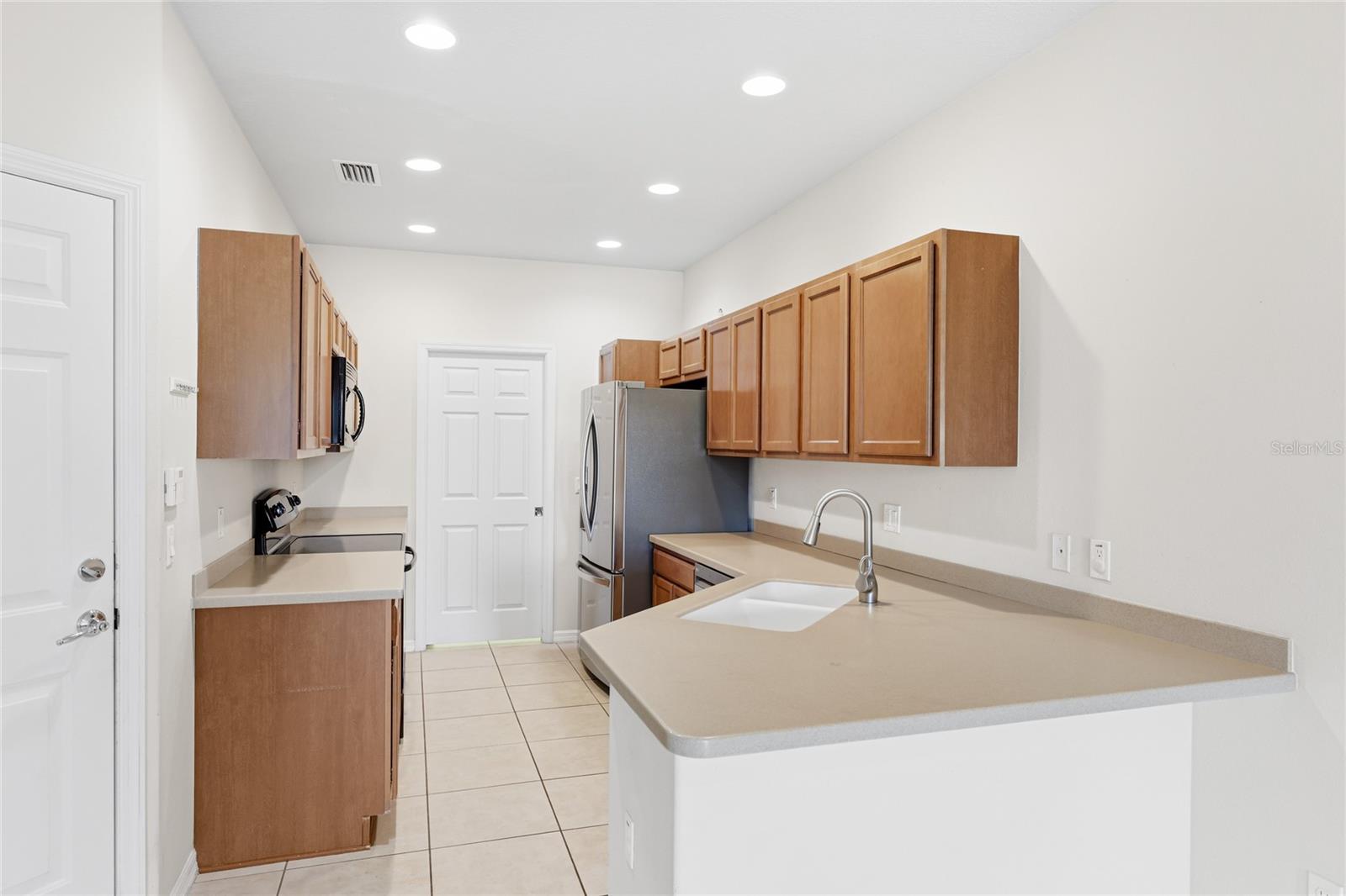 Image 10 of 30 For 3730 82nd Avenue Circle E 104