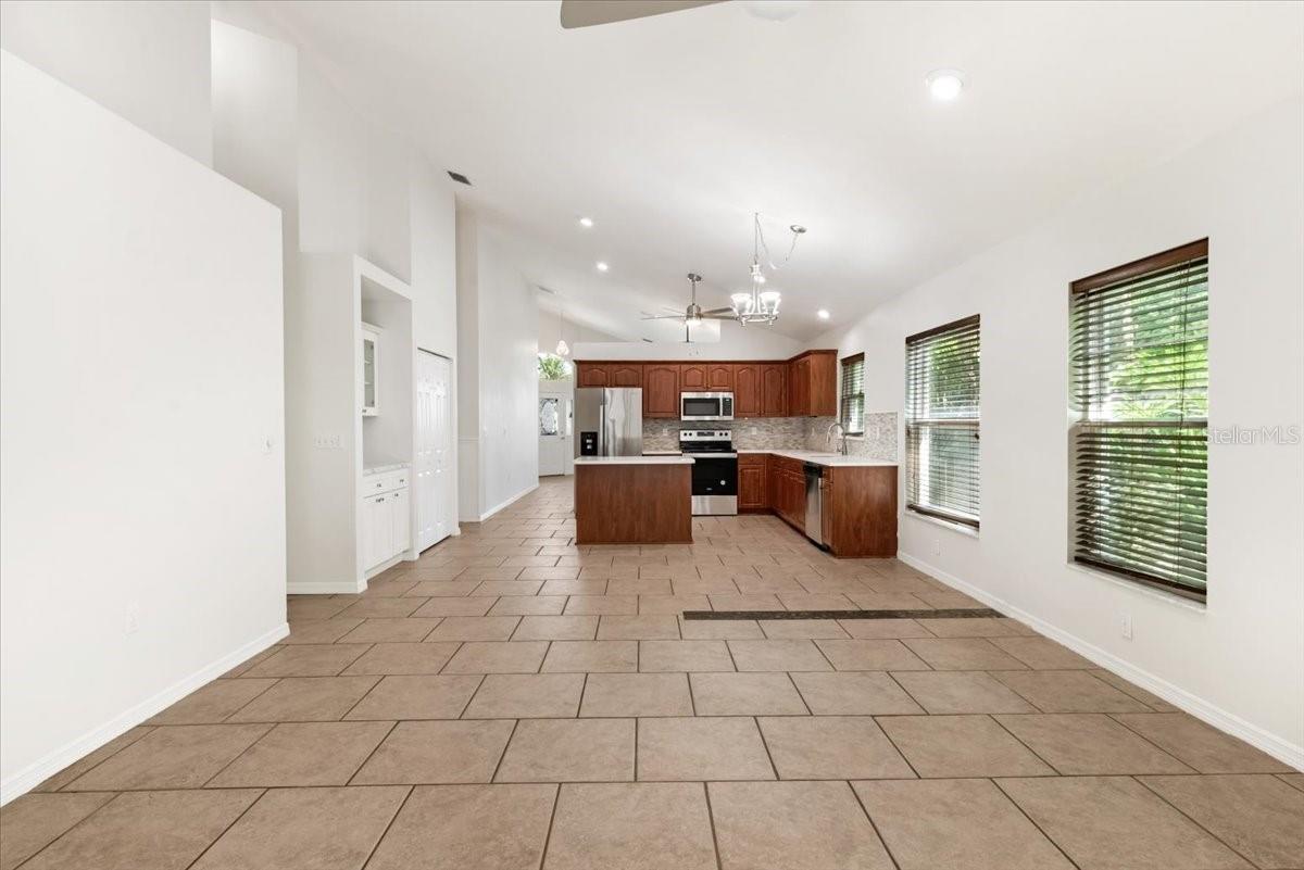 Image 12 of 50 For 6801 Superior Street Circle