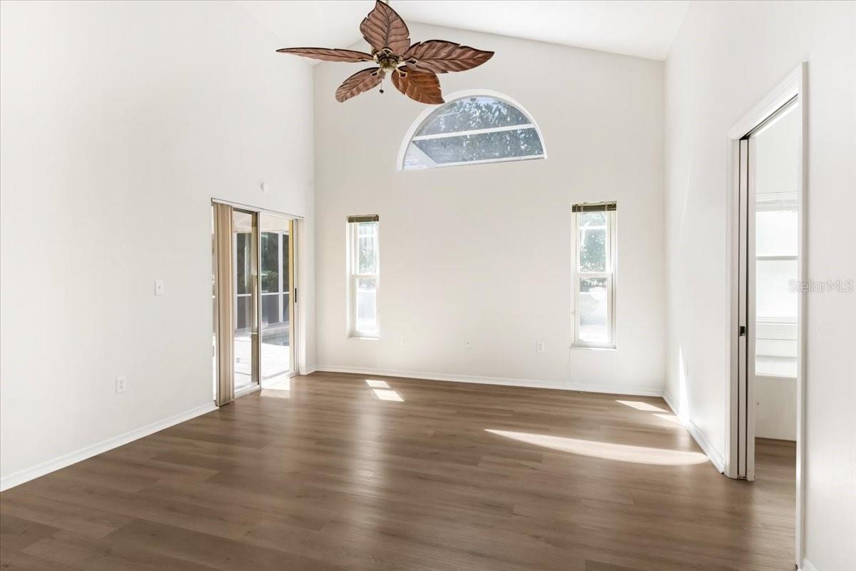 Image 18 of 50 For 6801 Superior Street Circle