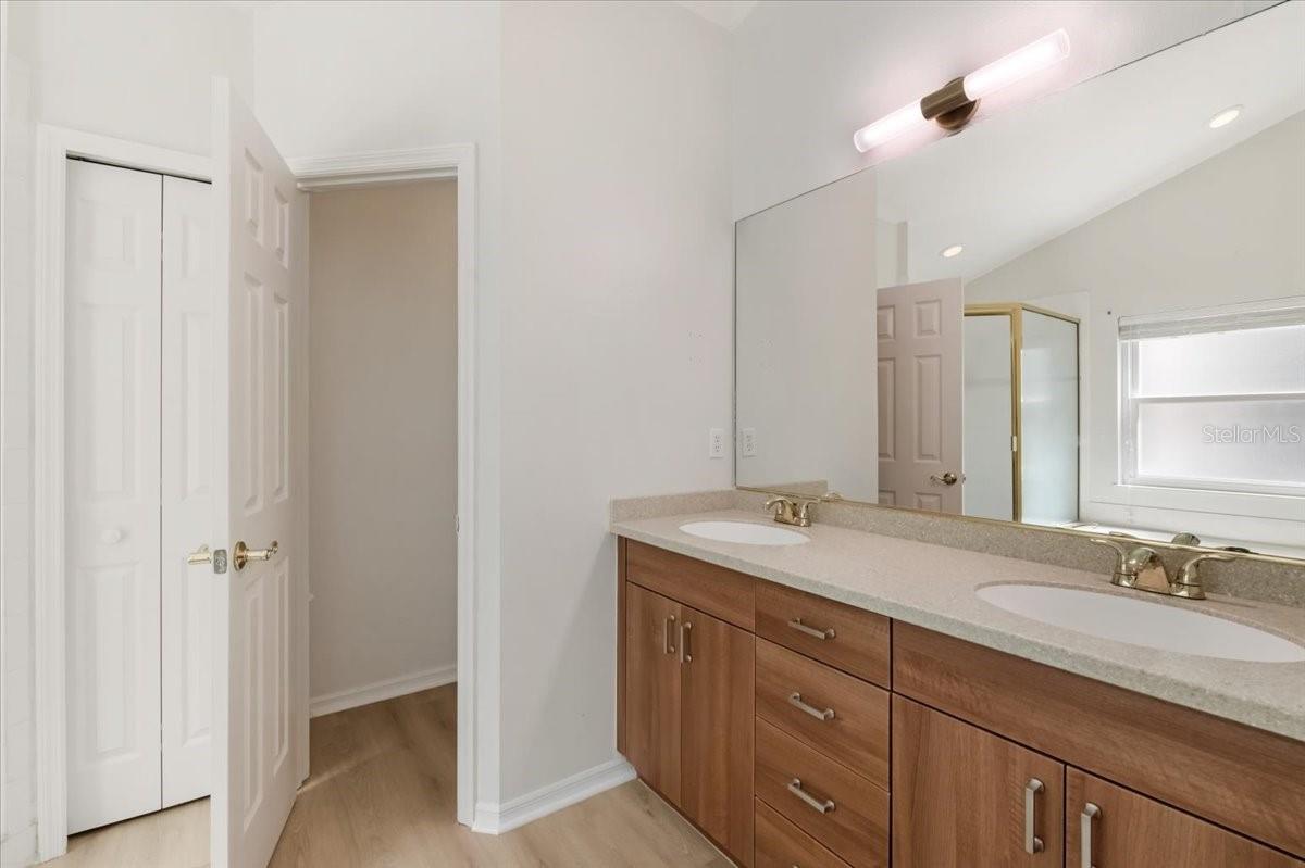 Image 21 of 50 For 6801 Superior Street Circle