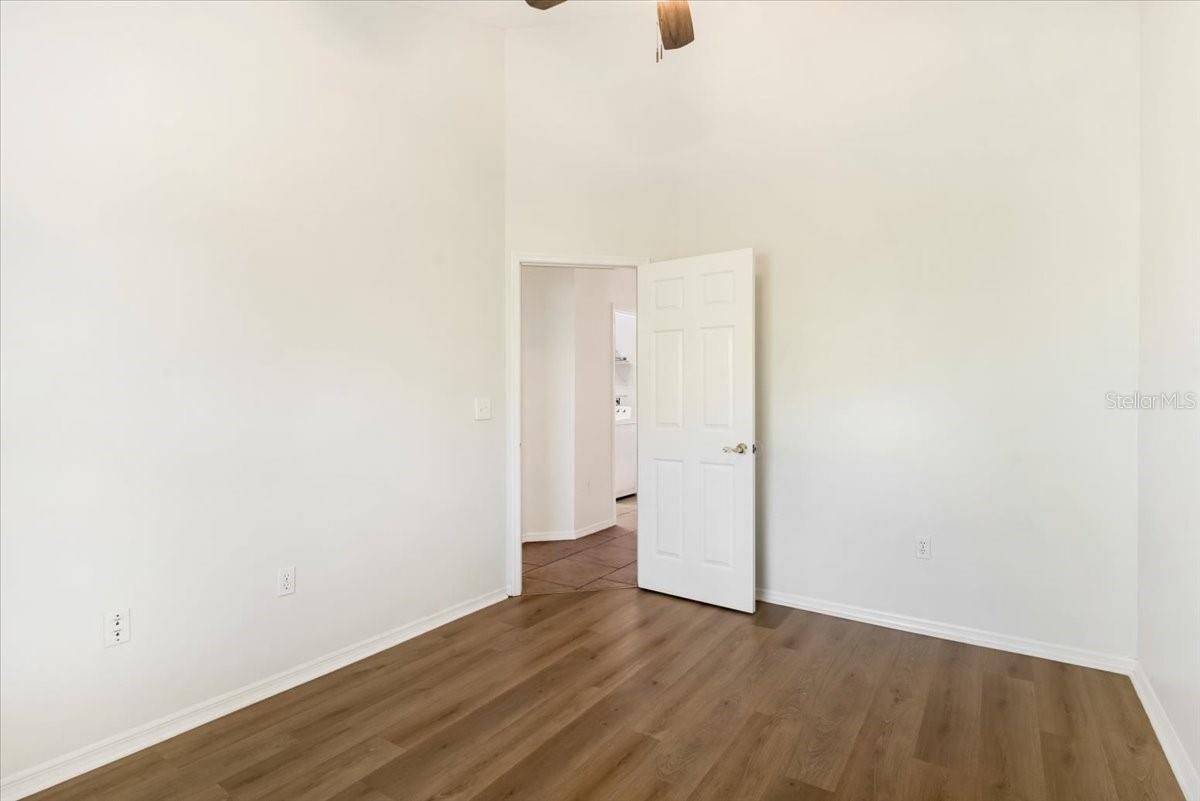 Image 23 of 50 For 6801 Superior Street Circle